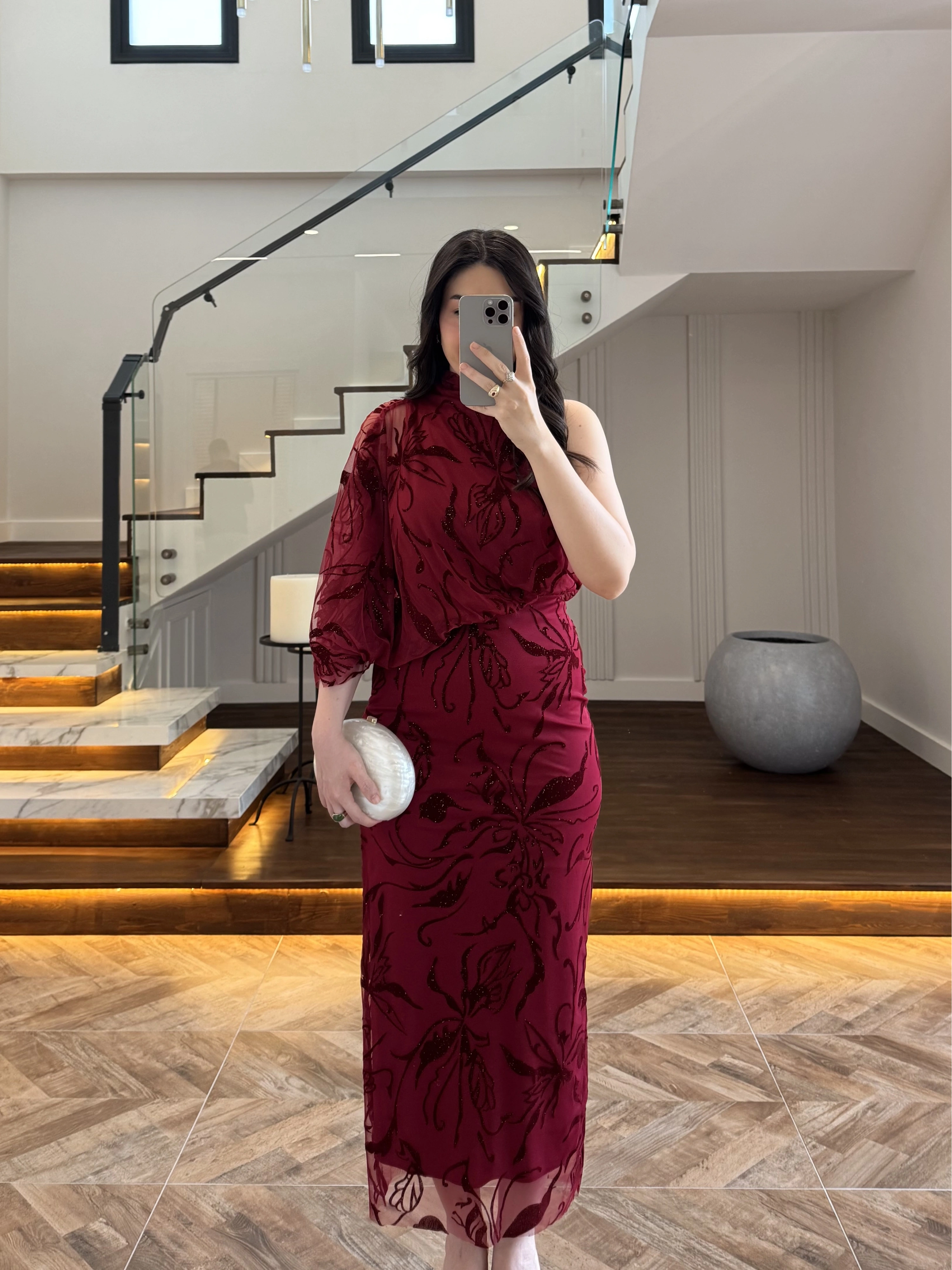 BORDO TEK OMUZ DESENLİ SİMLİ ELBİSE -4033