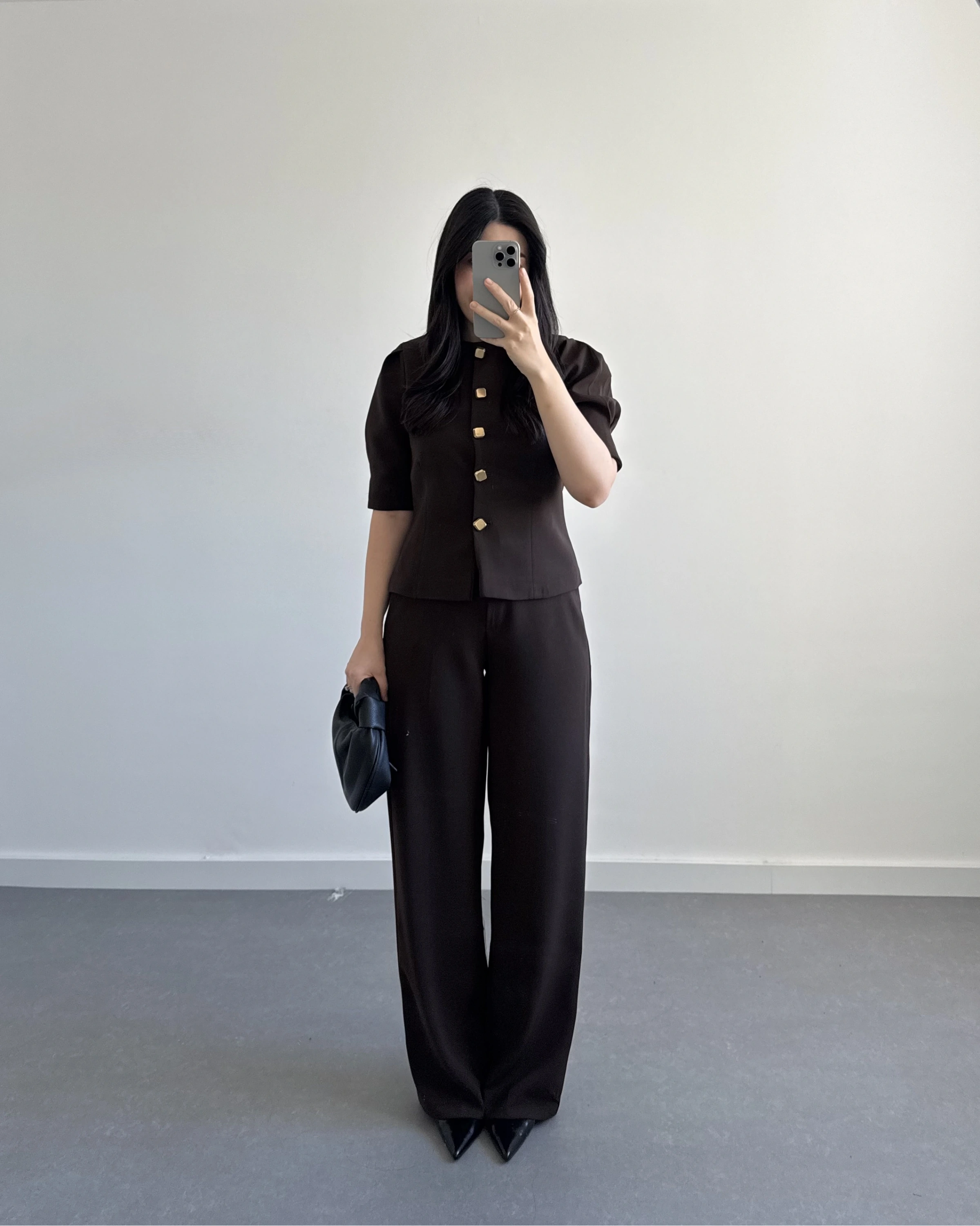 DÜĞME DETAYLI YELEK TAKIM KAHVE