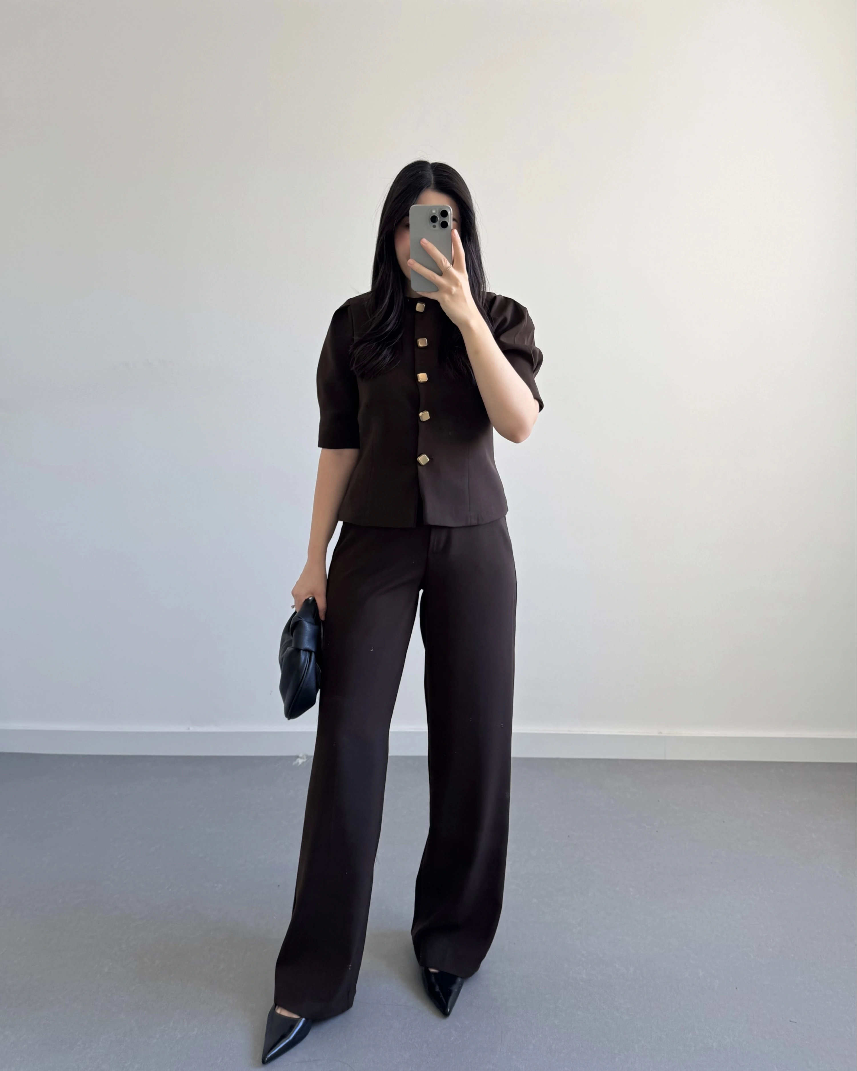 DÜĞME DETAYLI YELEK TAKIM KAHVE