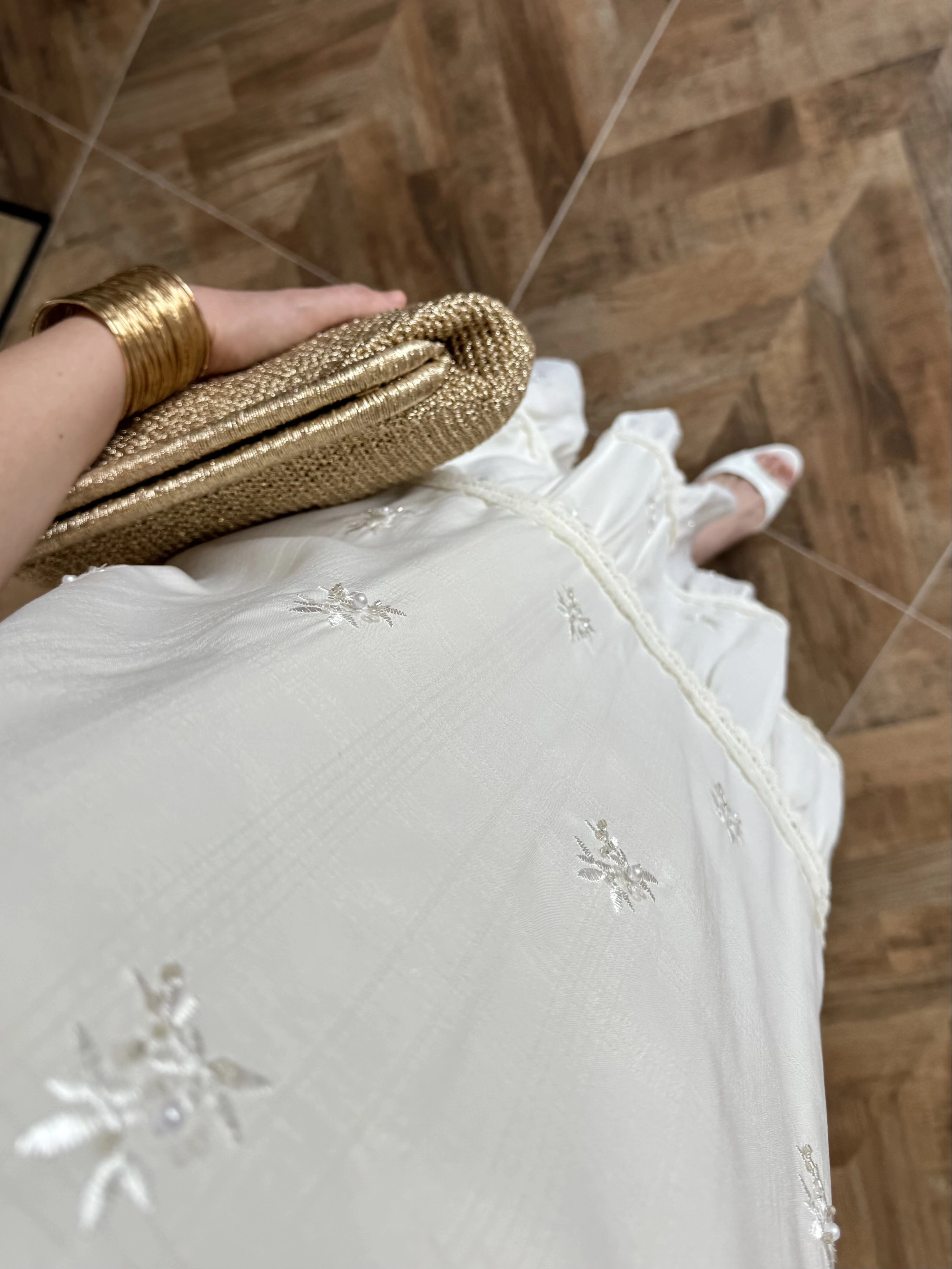 EKRU GÜPÜR DETAY KAT KAT ELBİSE-9614