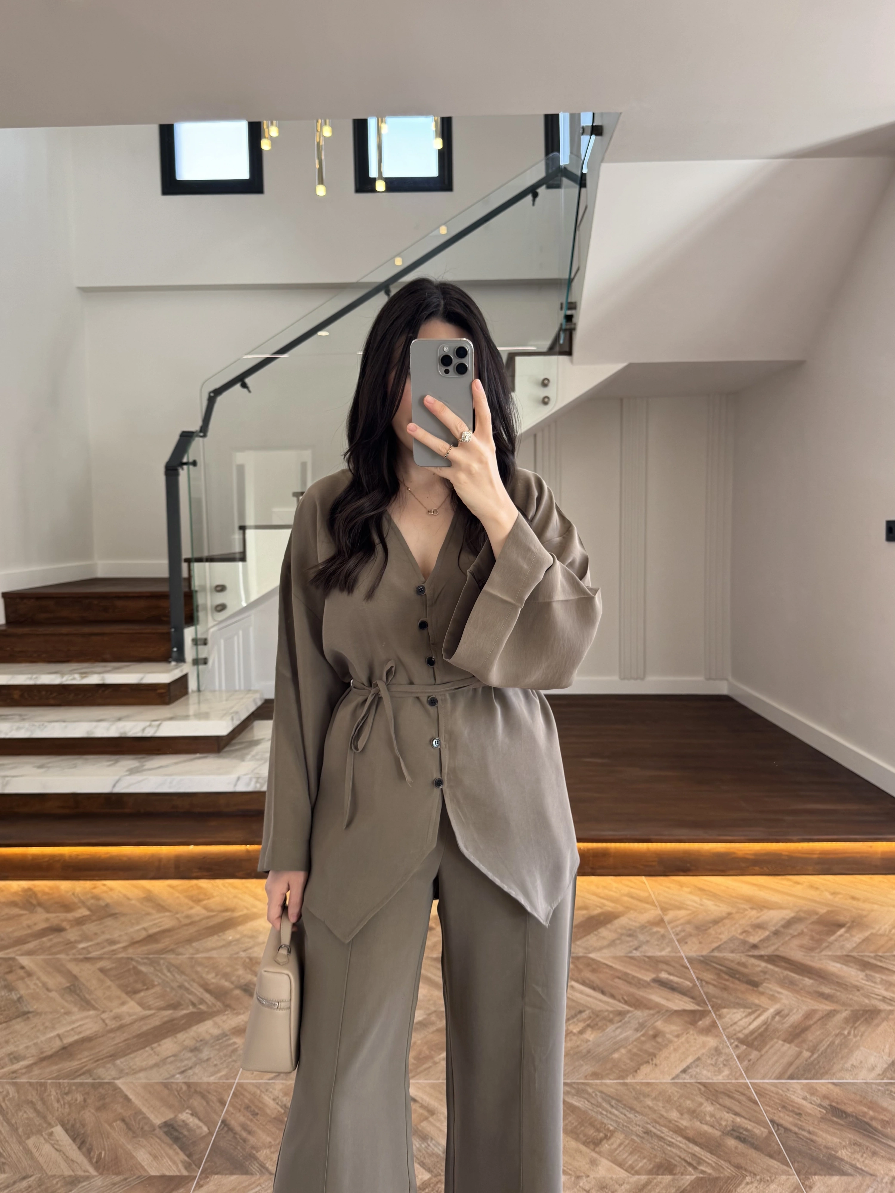 (15 ŞUBAT KARGOLAMA) HAKİ BAĞLAMALI DÜĞMELİ TAKIM -8916