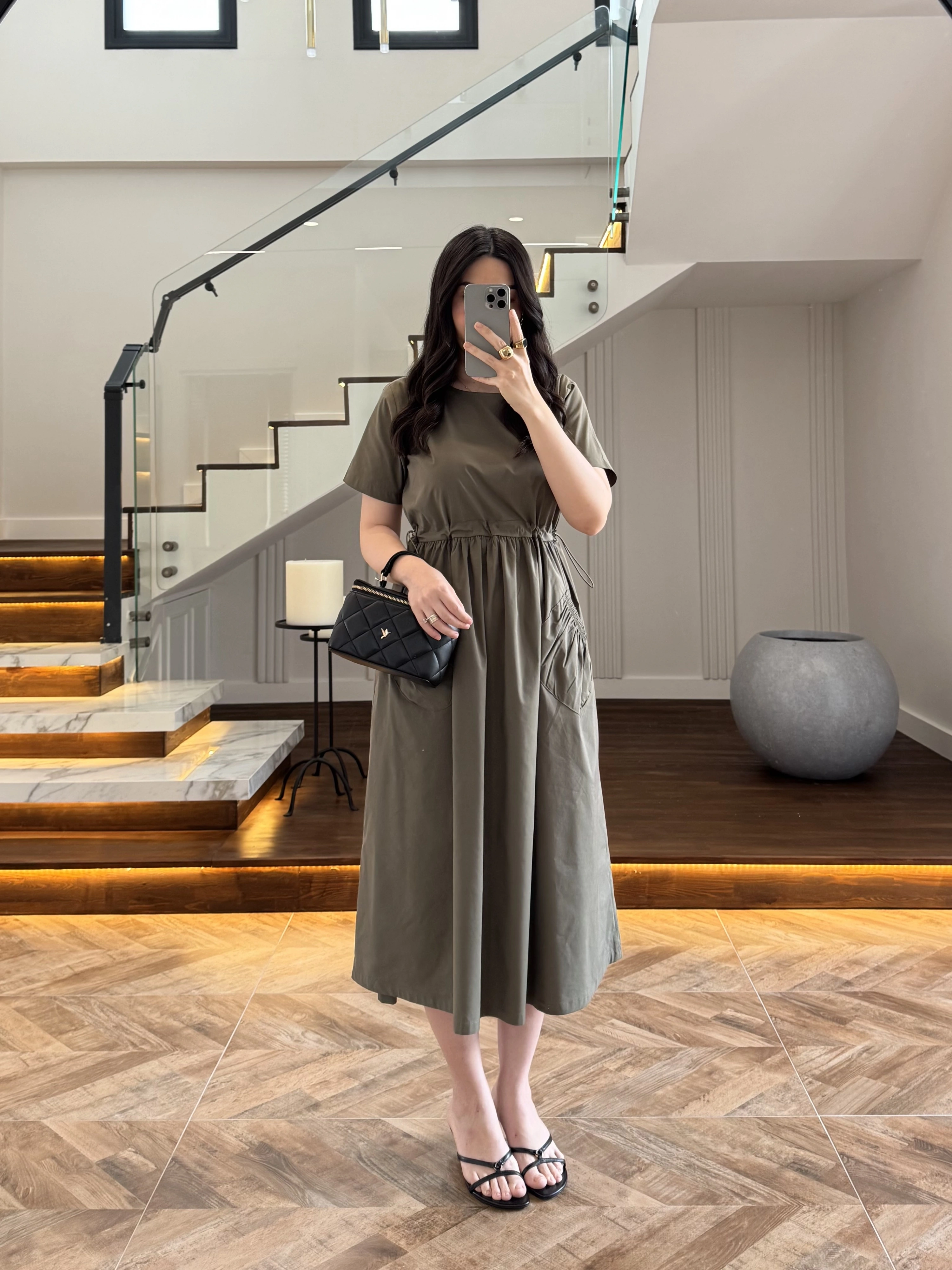 HAKİ BEL BÜZGÜLÜ CEPLİ ELBİSE-30731
