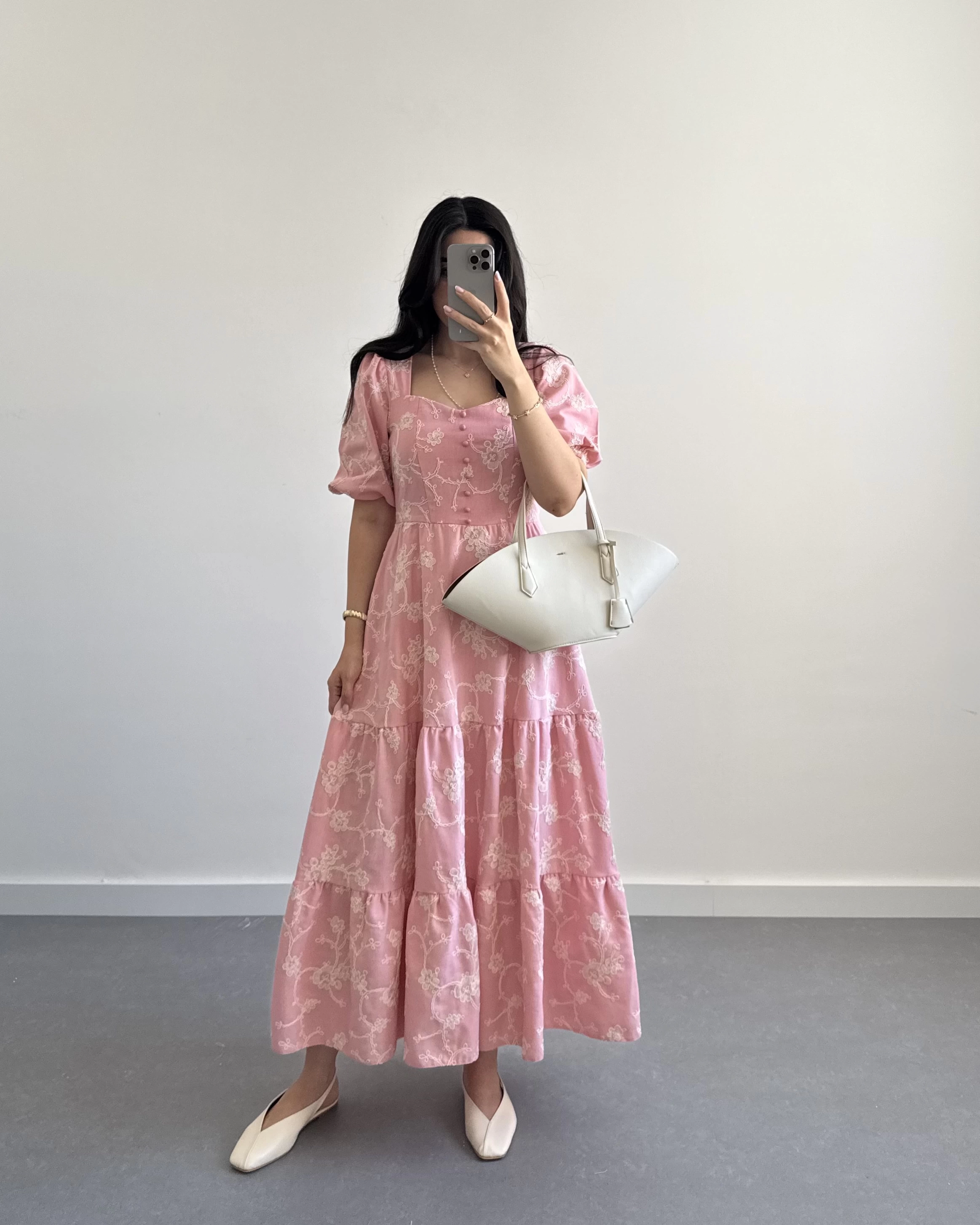 HANNA GÜPÜRLÜ PEMBE ELBİSE