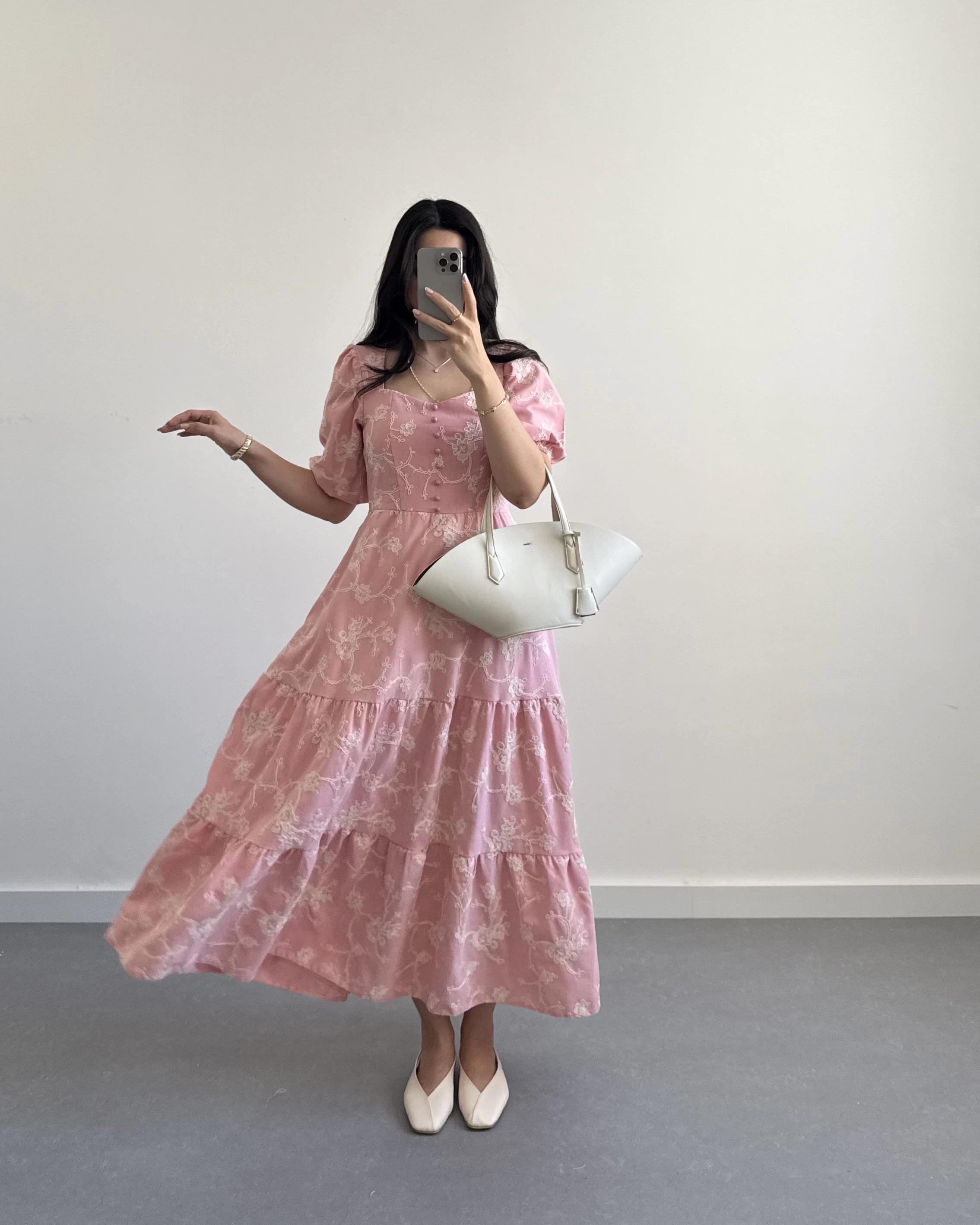 HANNA GÜPÜRLÜ PEMBE ELBİSE