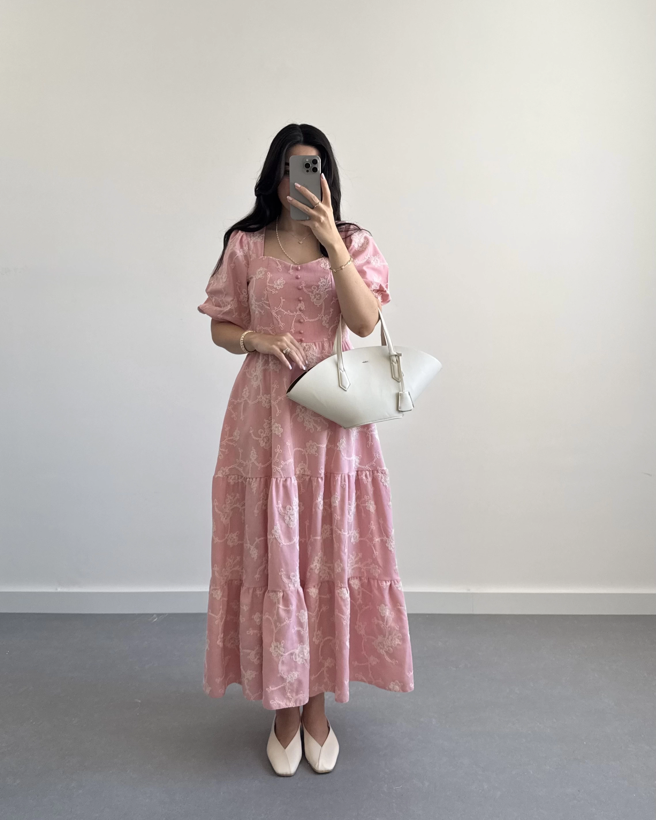 HANNA GÜPÜRLÜ PEMBE ELBİSE