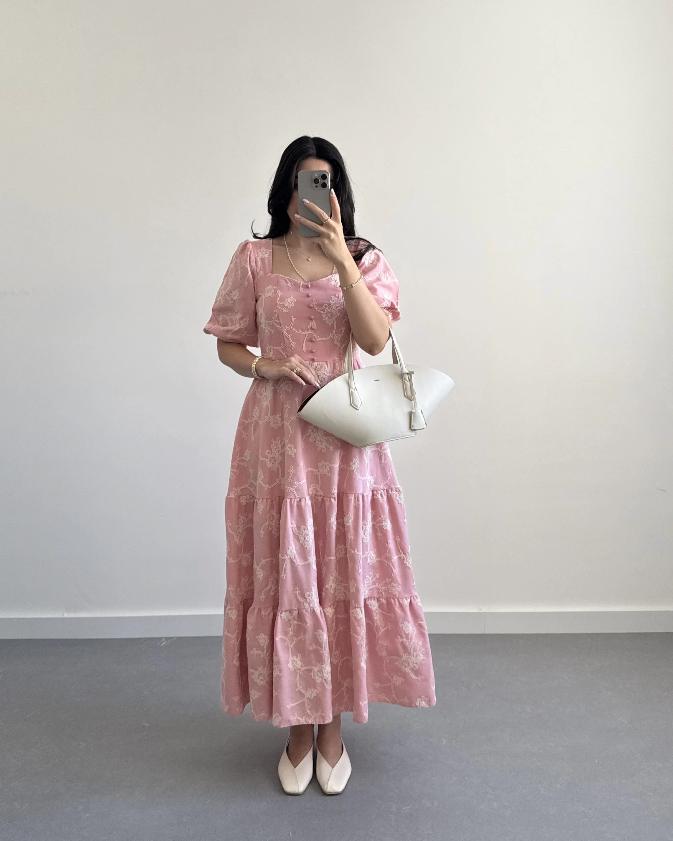 HANNA GÜPÜRLÜ PEMBE ELBİSE
