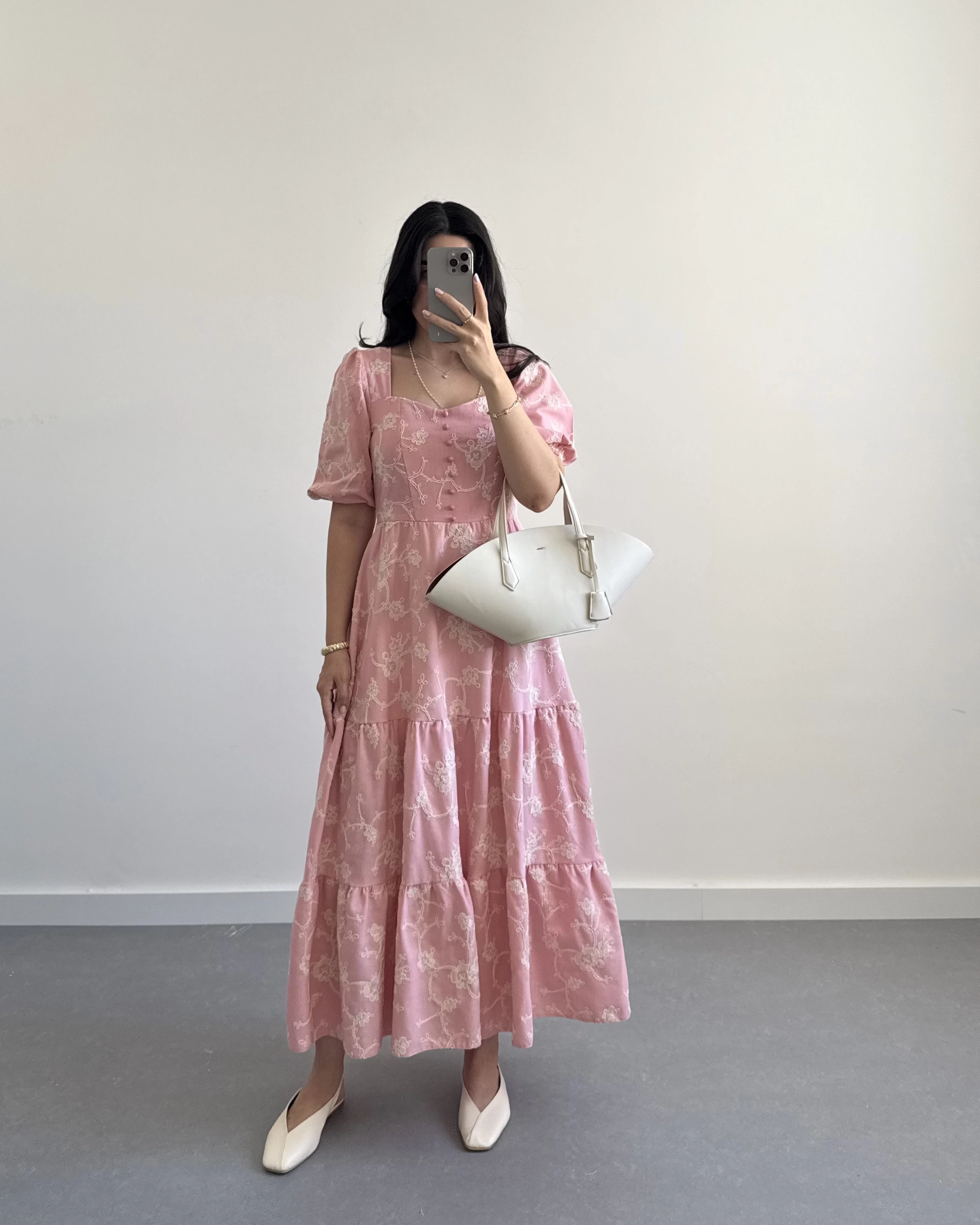 HANNA GÜPÜRLÜ PEMBE ELBİSE