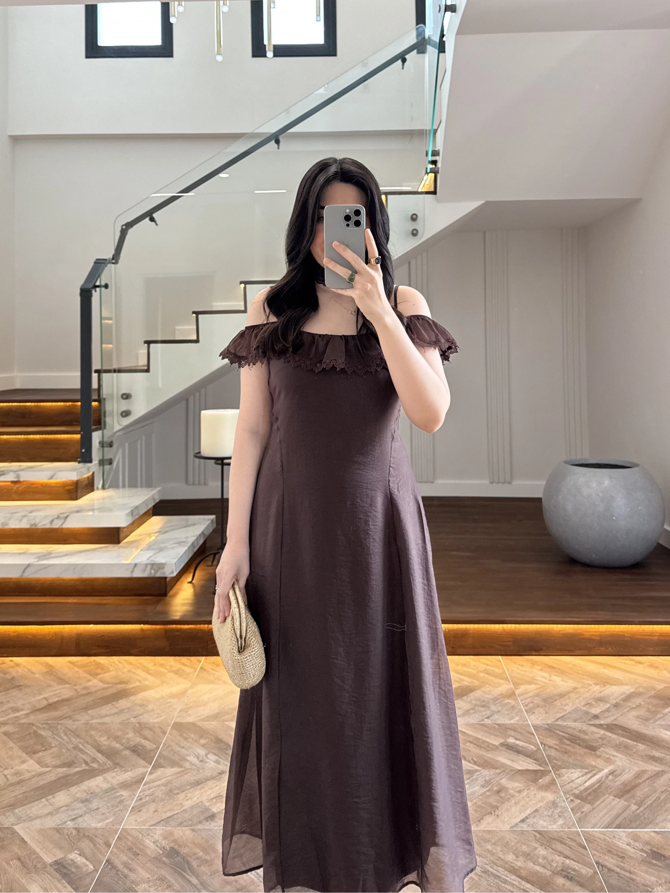 KAHVE DANTEL YAKA ASKILI ELBİSE-8543