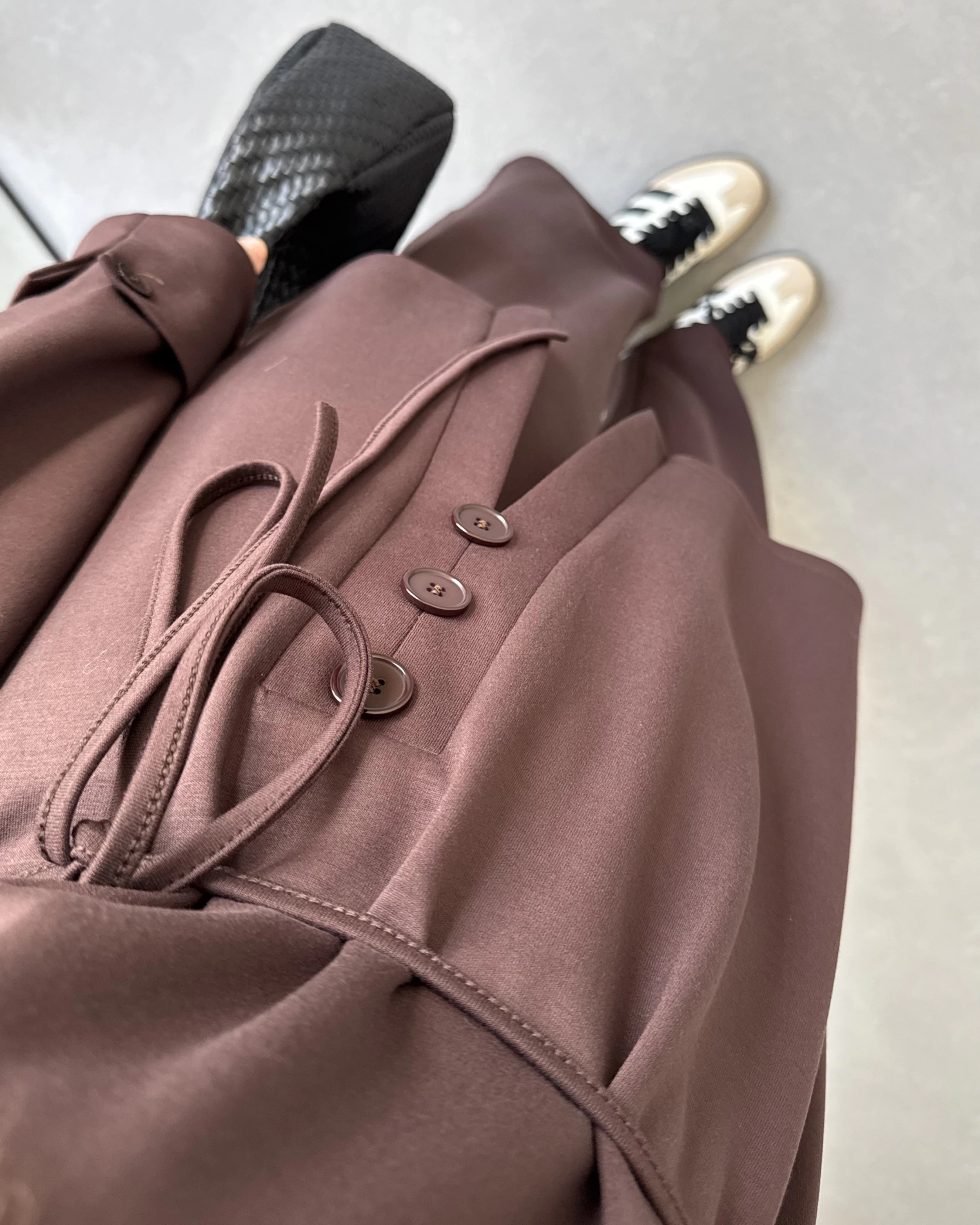 KAHVE DÜĞME DETAYLI MODAL TAKIM