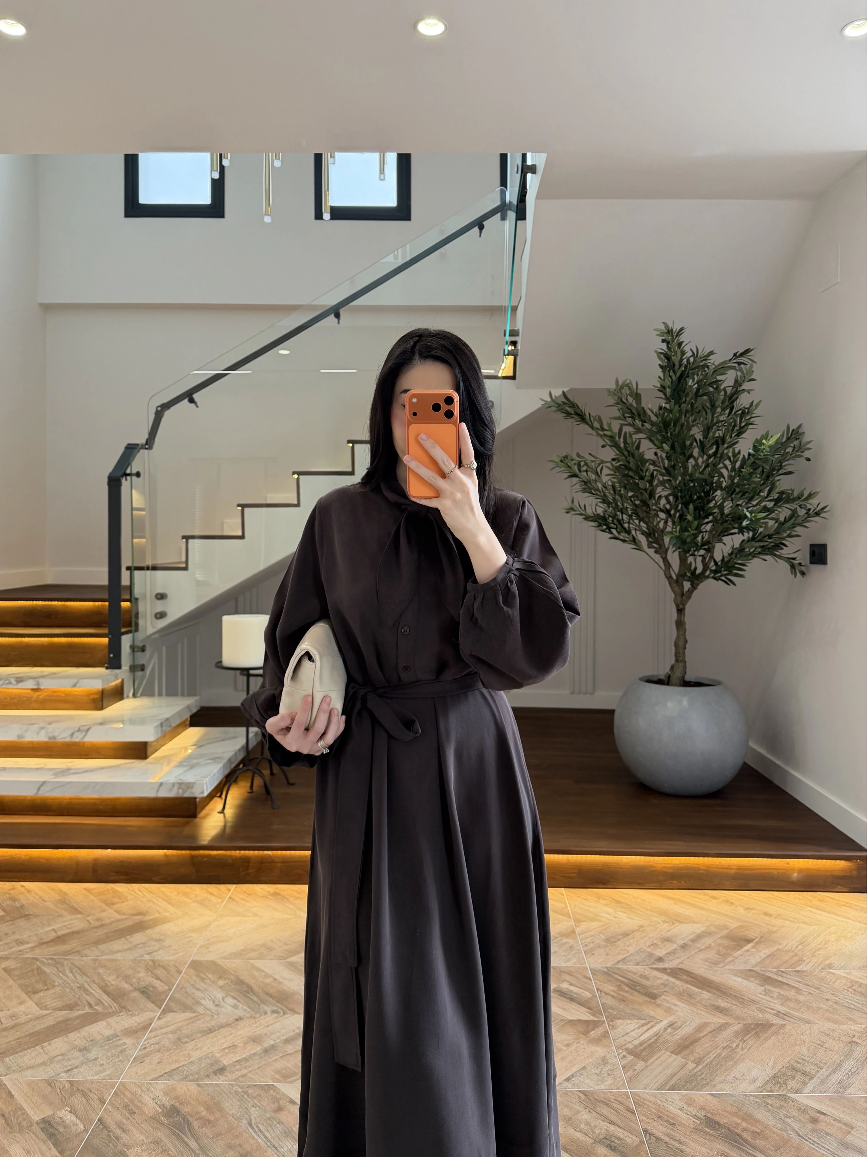 KAHVE FULAR DETAY ELBİSE -2348