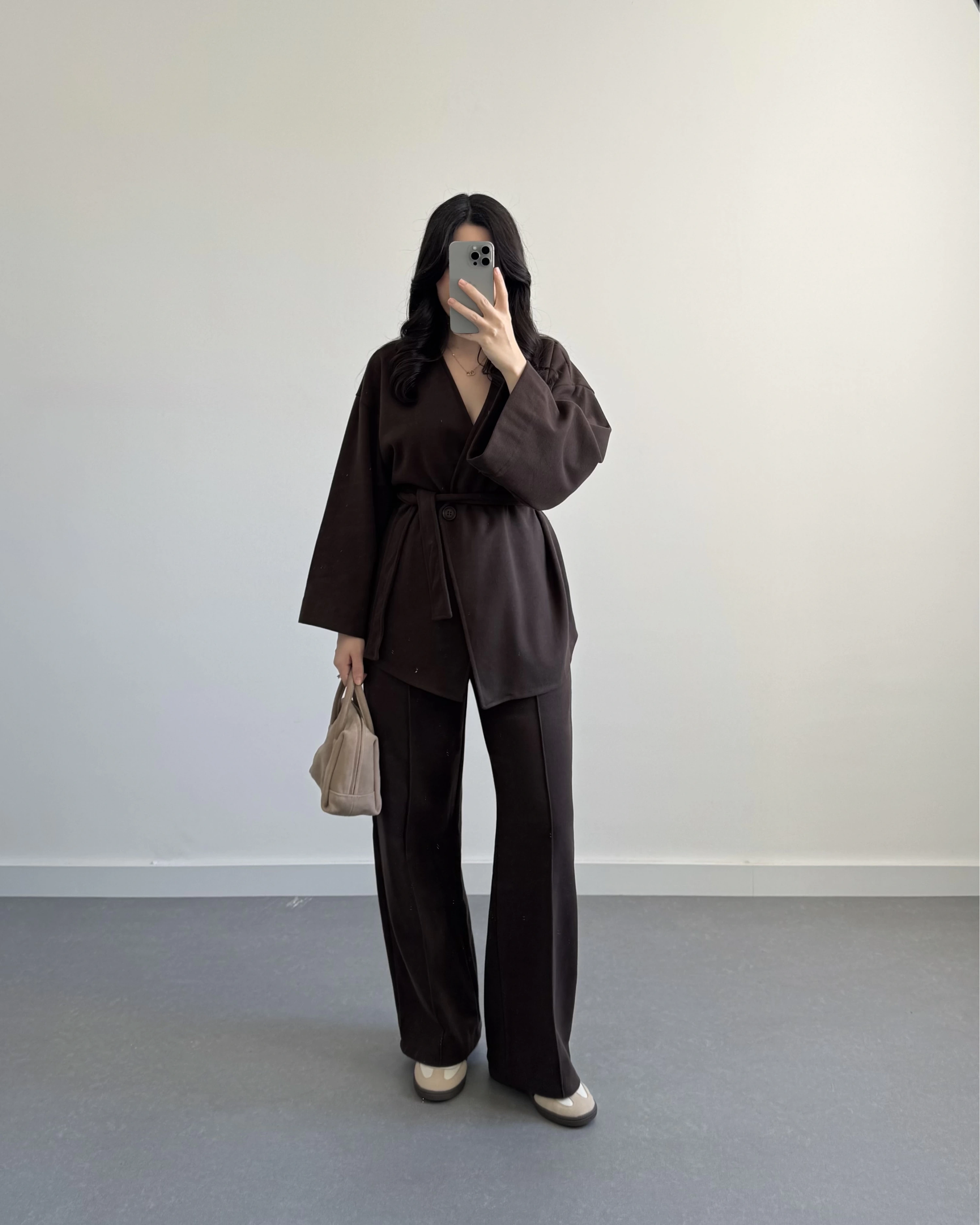 KAHVE KRUVAZE YAKA BELİ KUŞAKLI TAKIM