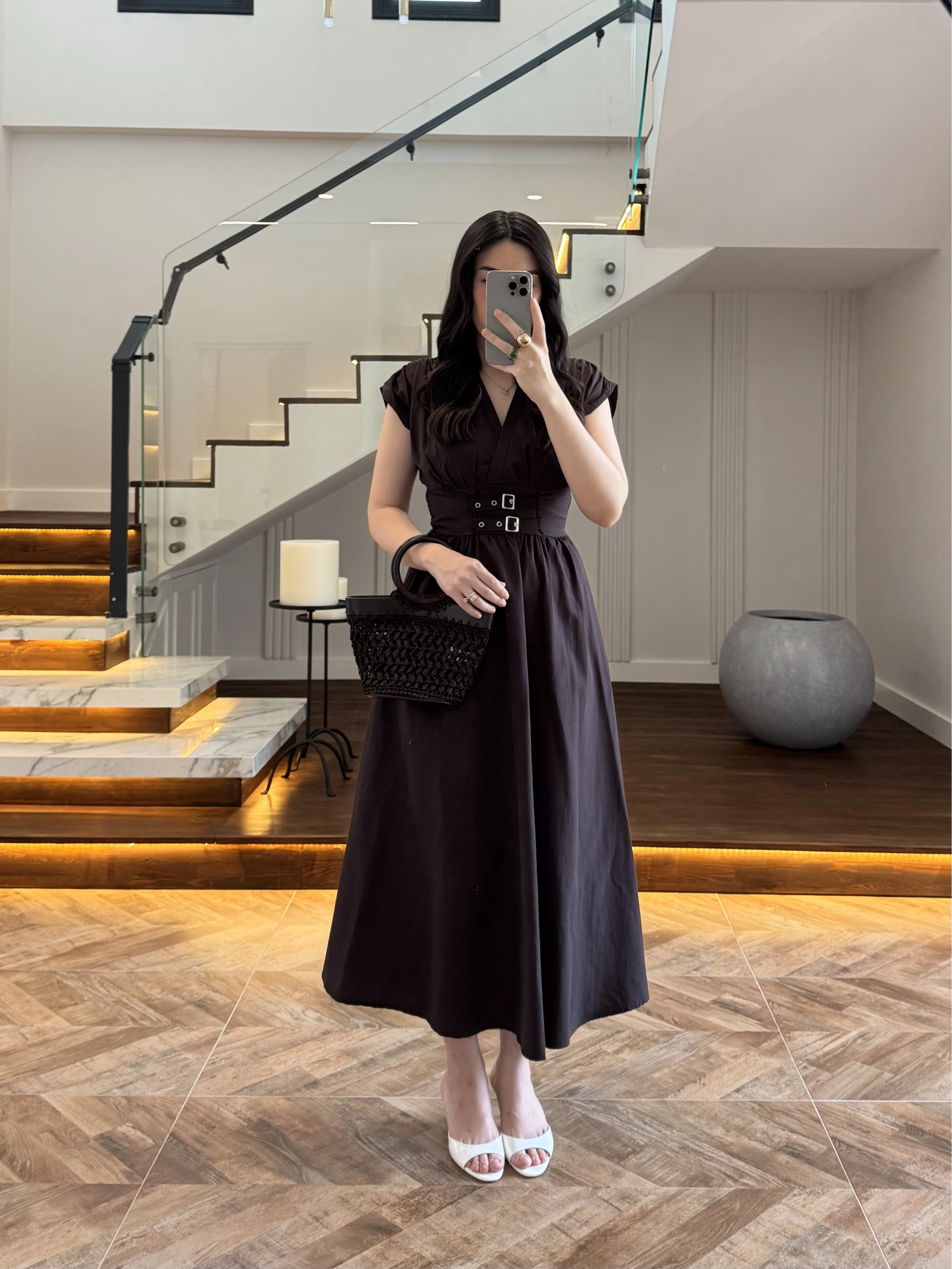 KAHVE KRUVAZE YAKA KEMER DETAY ELBİSE -4094