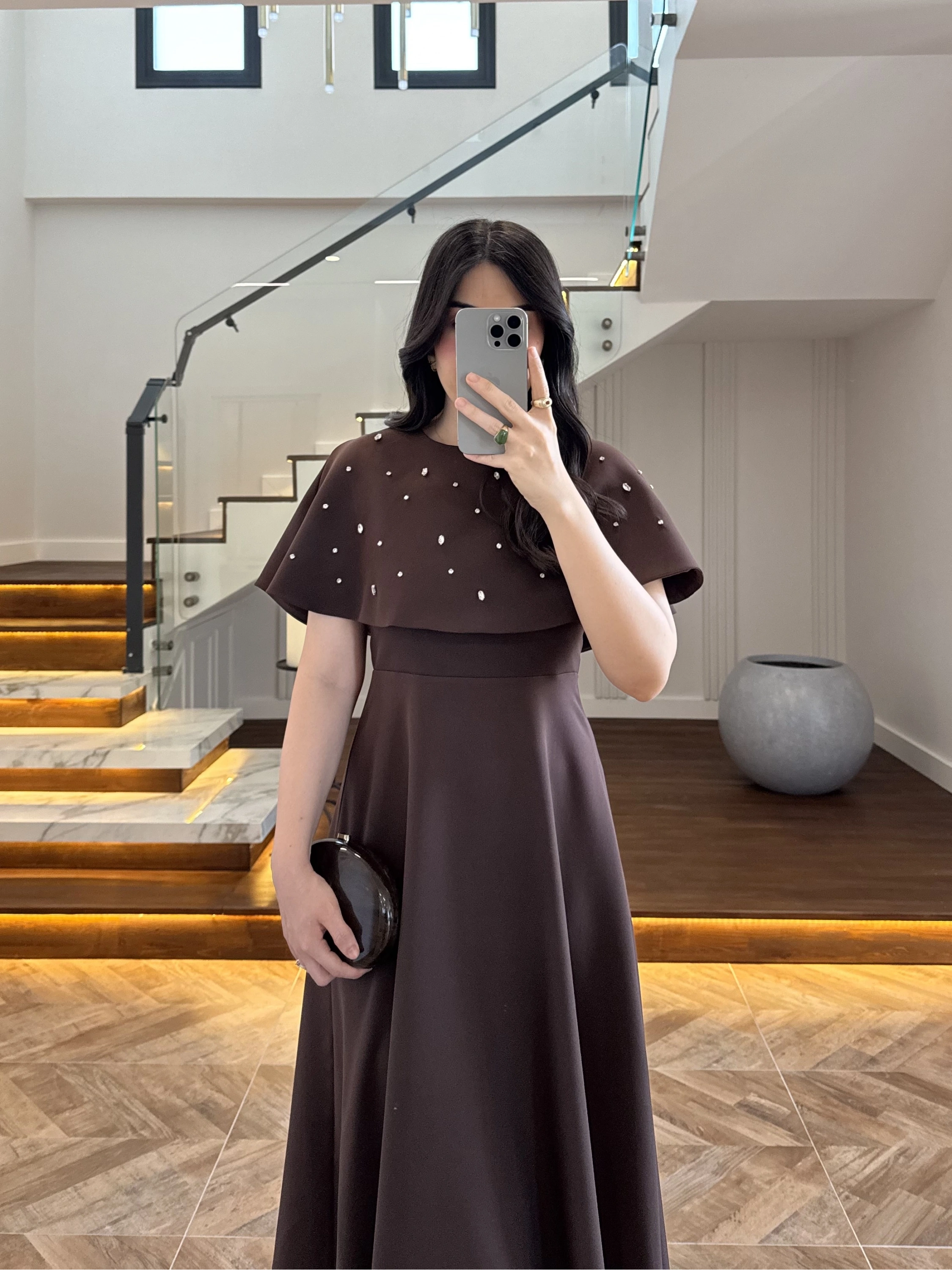 KAHVE PELERİNLİ TAŞLI ELBİSE -3198