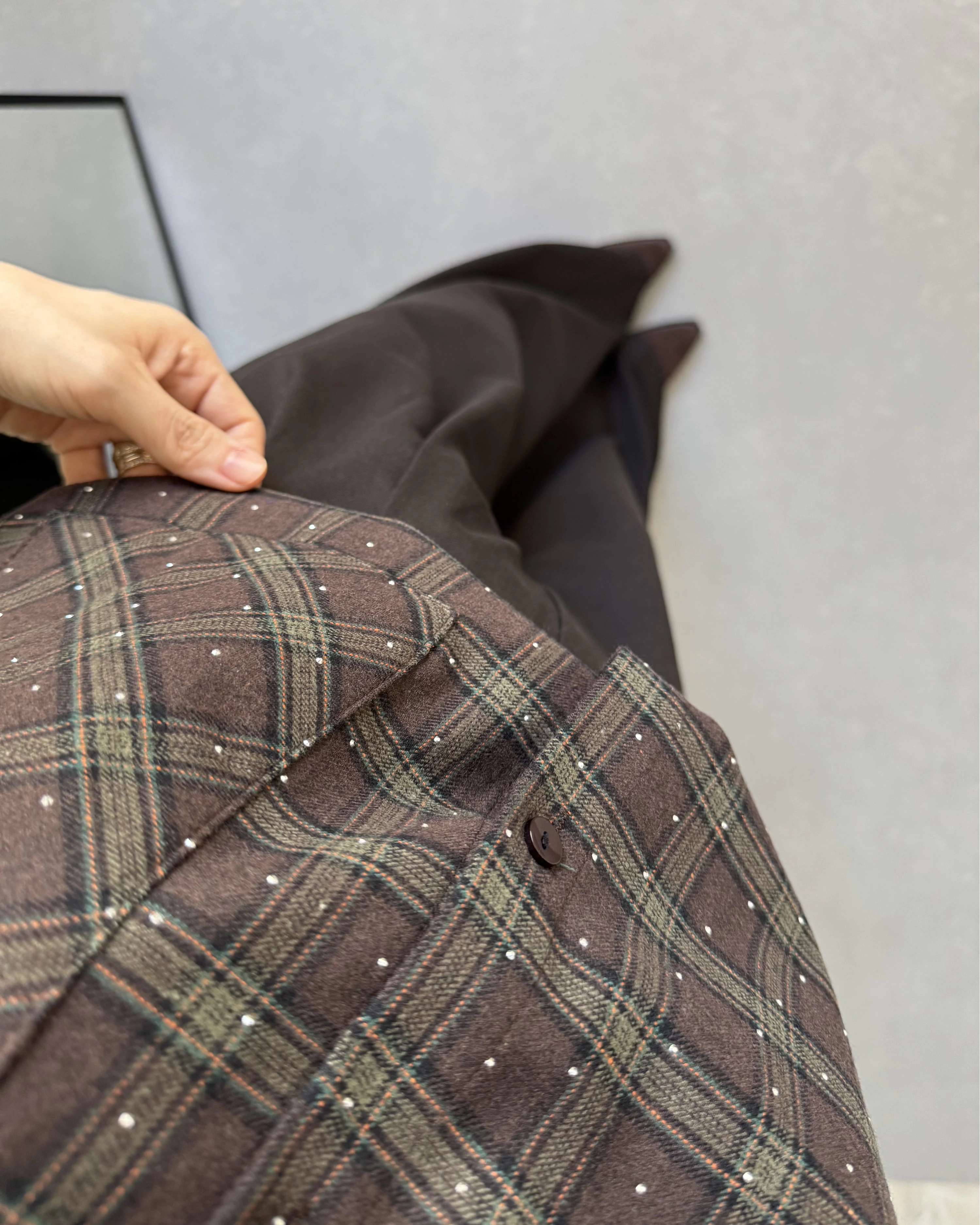 KAHVE TAŞLI EKOSE GÖMLEK