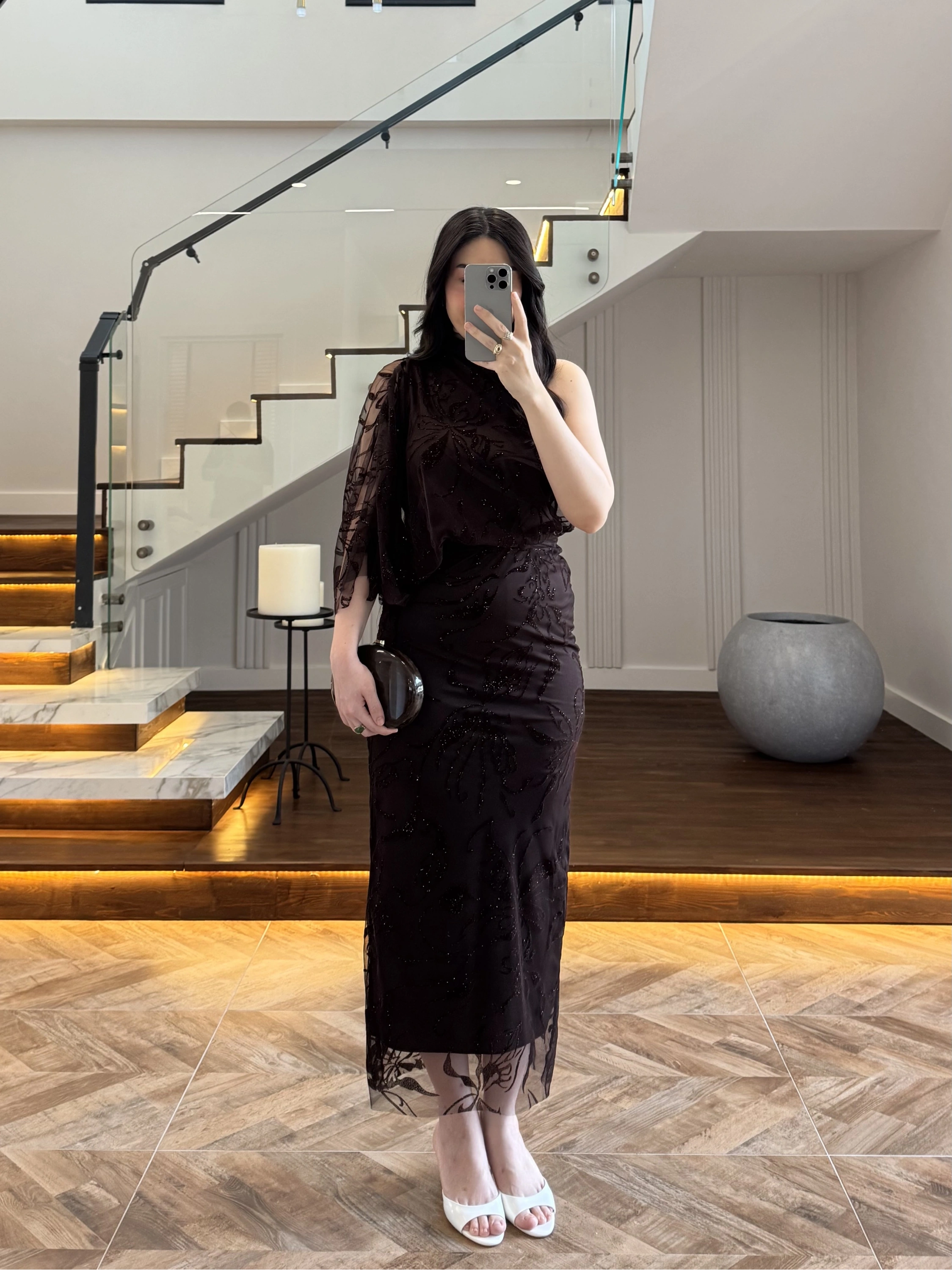 KAHVE TEK OMUZ DESENLİ SİMLİ ELBİSE -4033