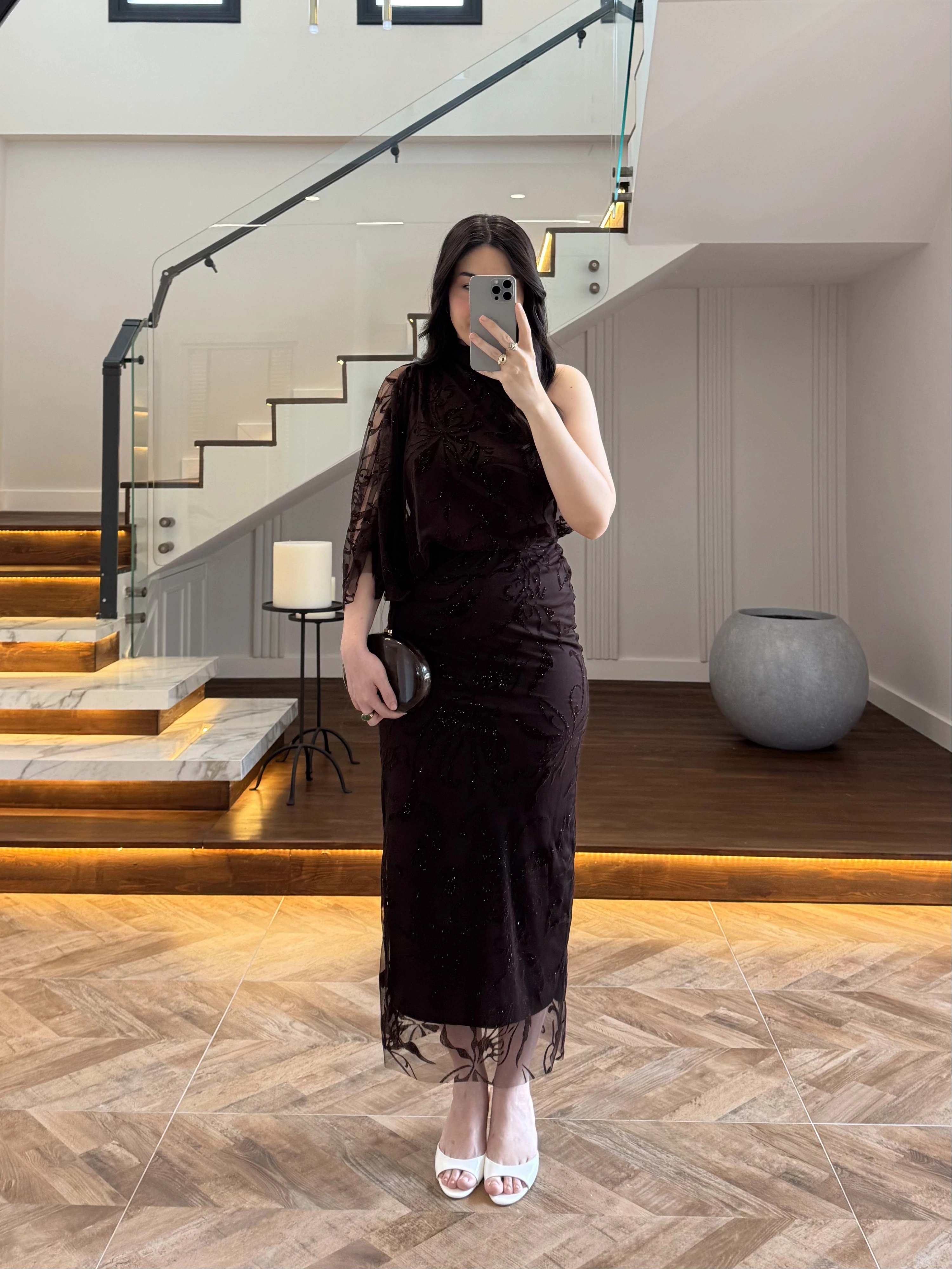 KAHVE TEK OMUZ DESENLİ SİMLİ ELBİSE -4033