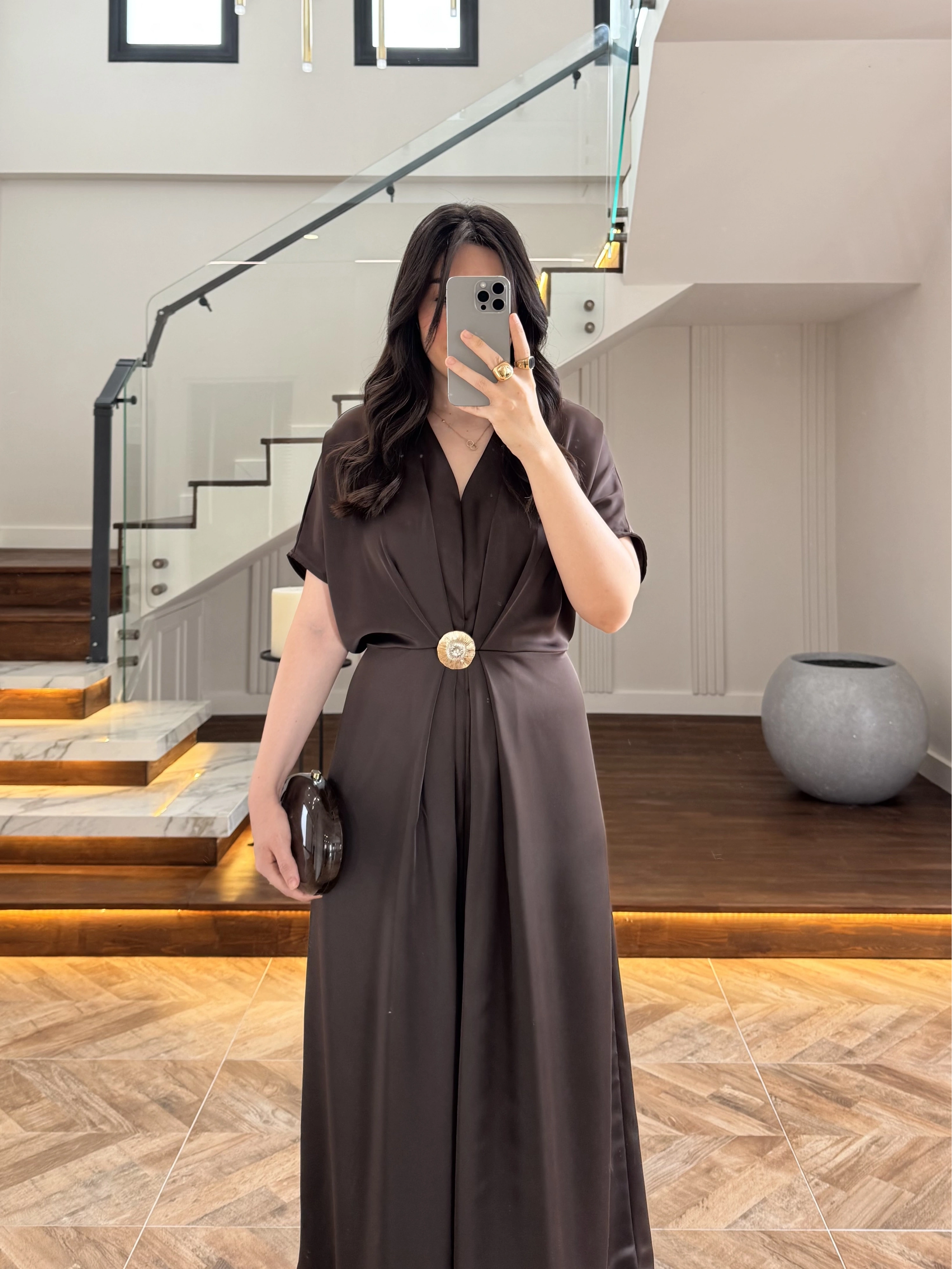 KAHVE TOKA DETAY BAĞLAMALI SATEN ELBİSE-26Y5295