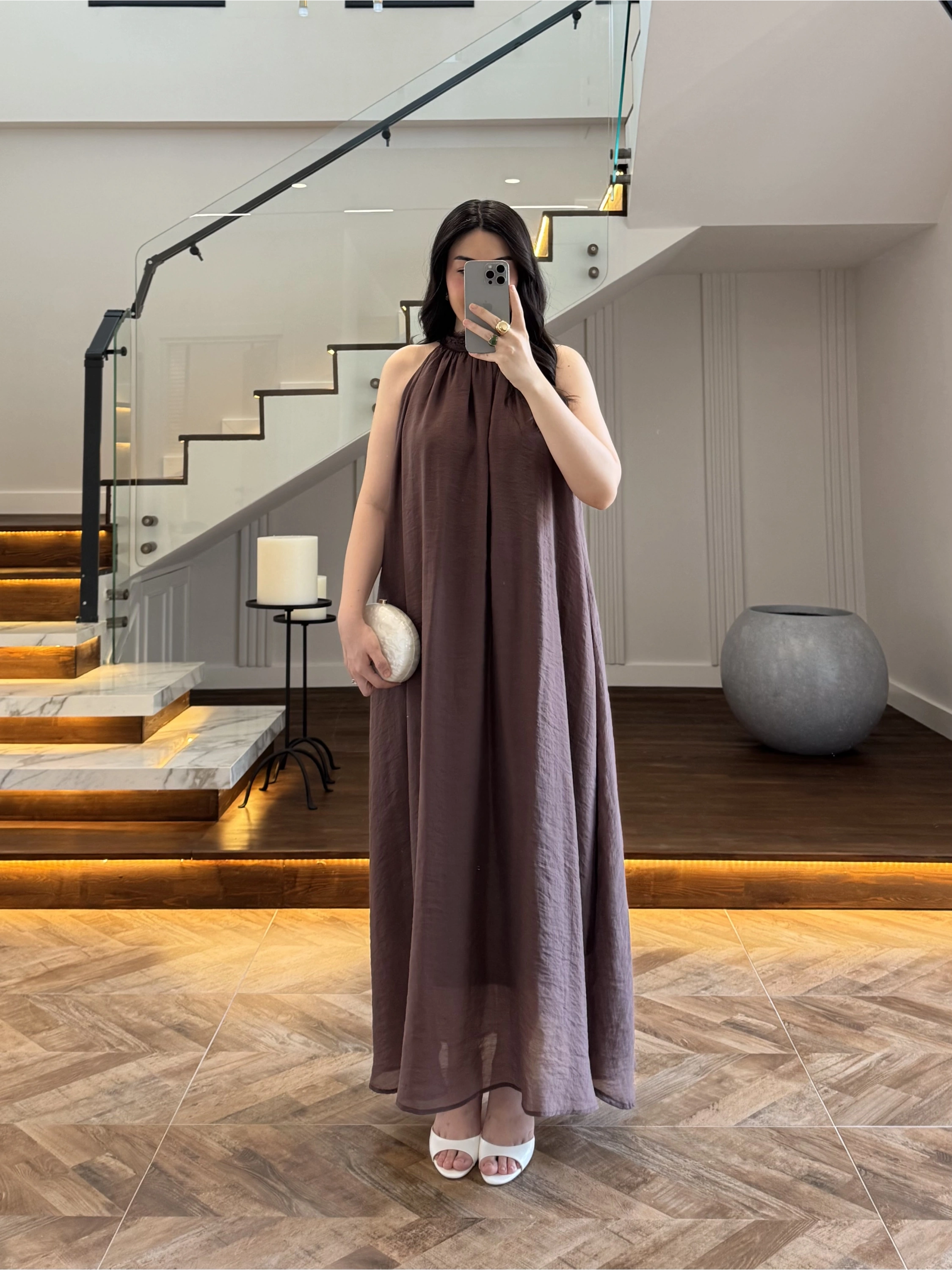 KOYU KAHVE YAKA BAĞCIKLI ELBİSE-3438