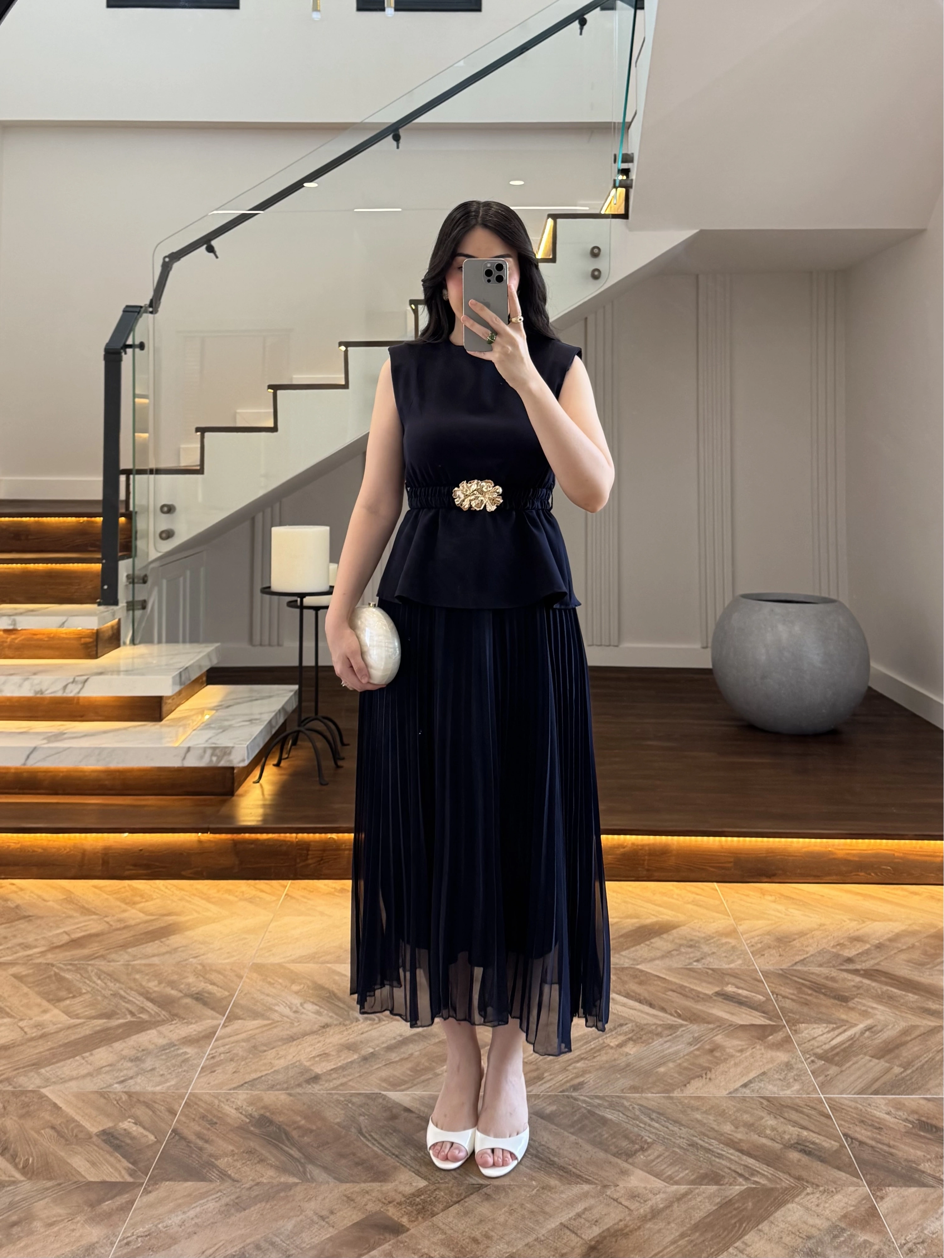 LACİVERT OMUZ VATKALI PİLİSELİ ELBİSE -4005