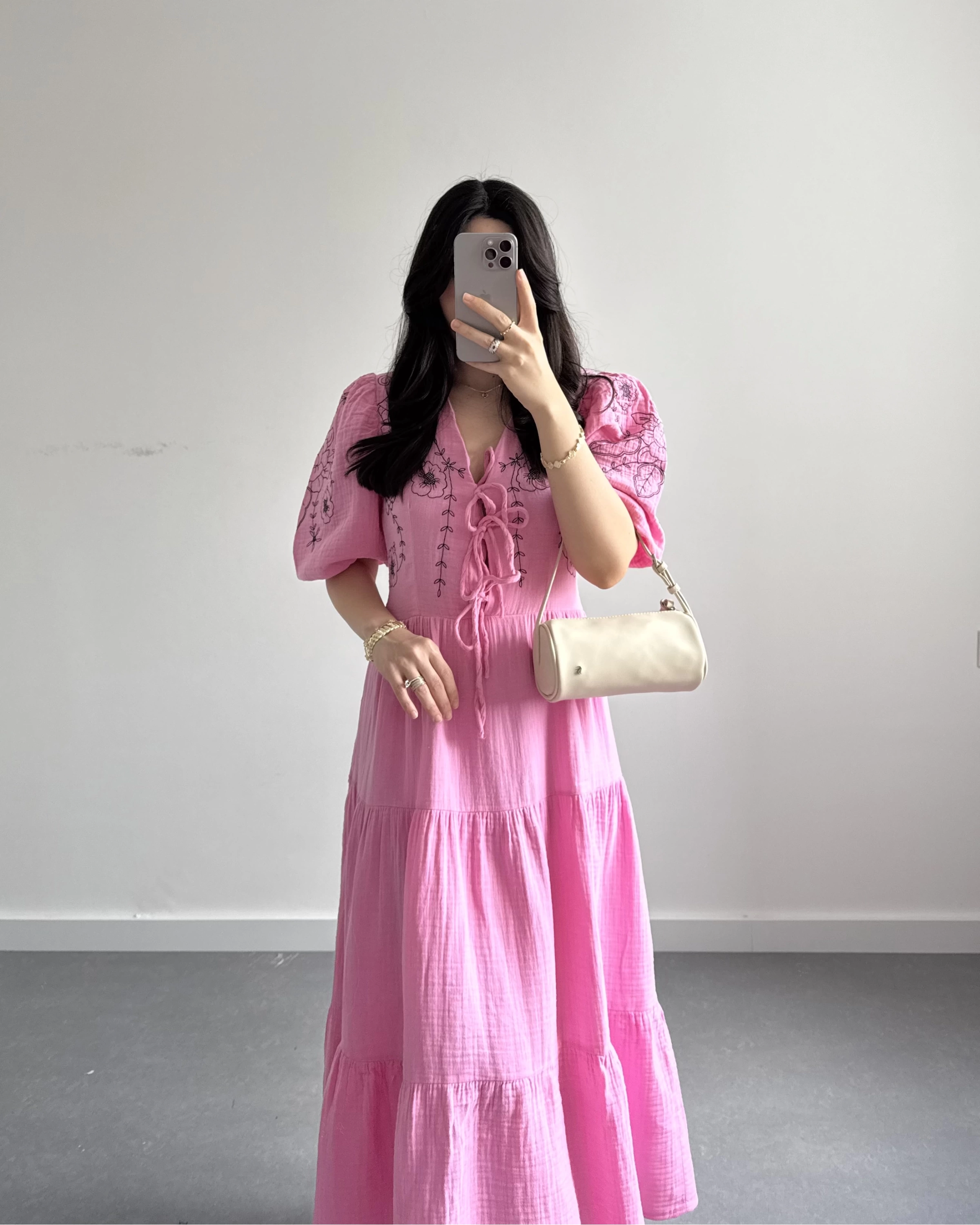 LİSİ PEMBE NAKIŞLI MÜSLİN ELBİSE