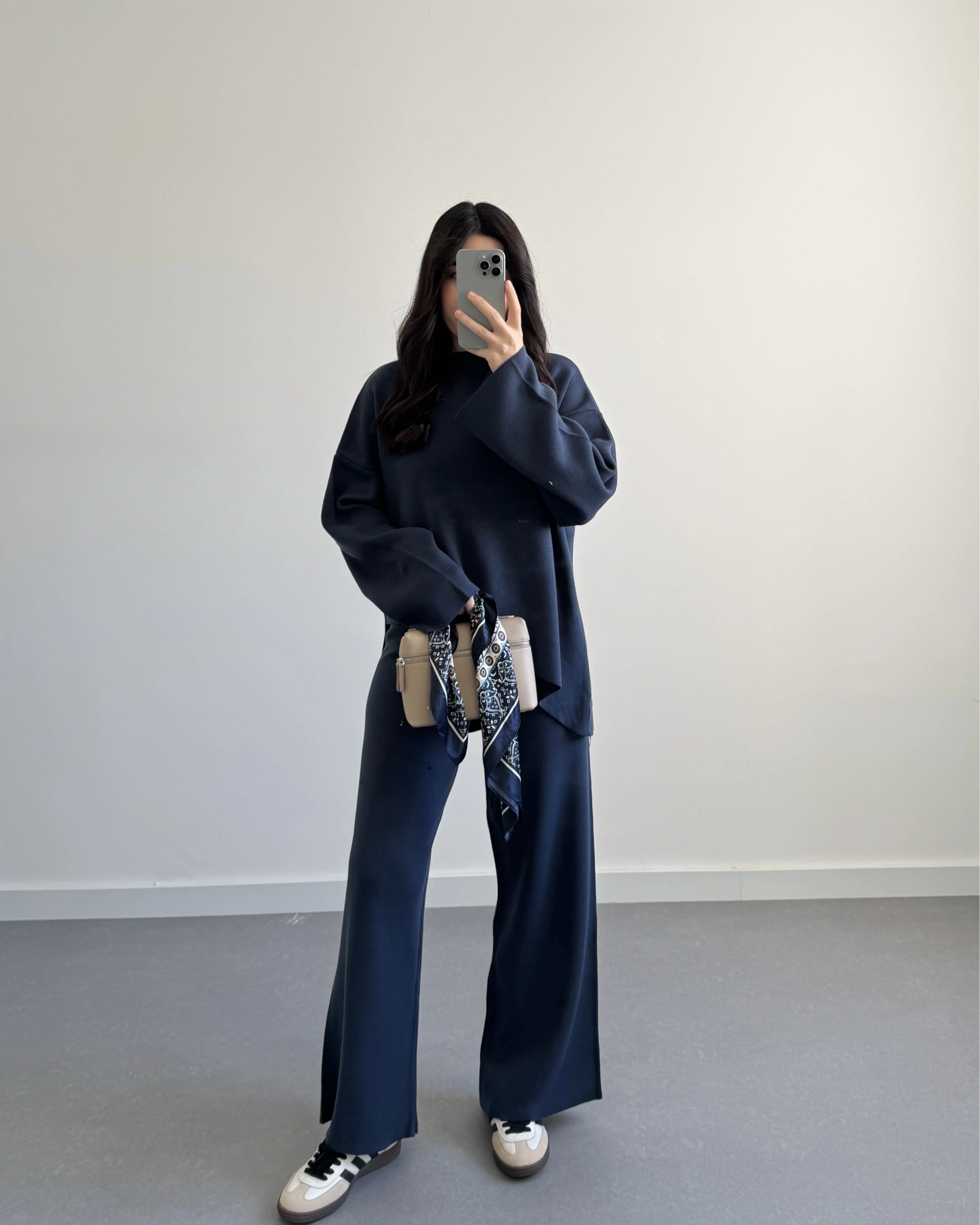 MAVİ ASİMETRİK KESİM TRİKO TAKIM