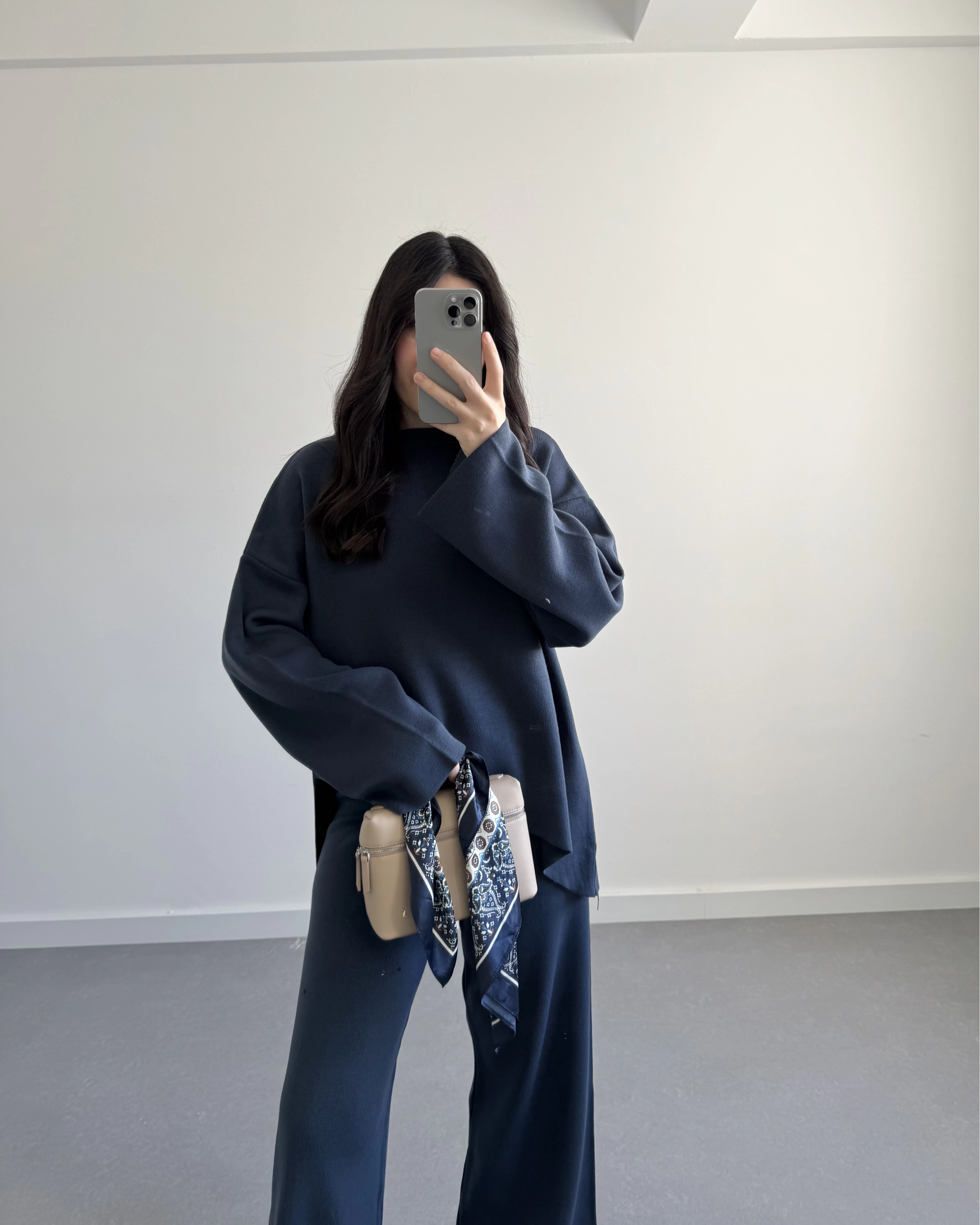 MAVİ ASİMETRİK KESİM TRİKO TAKIM