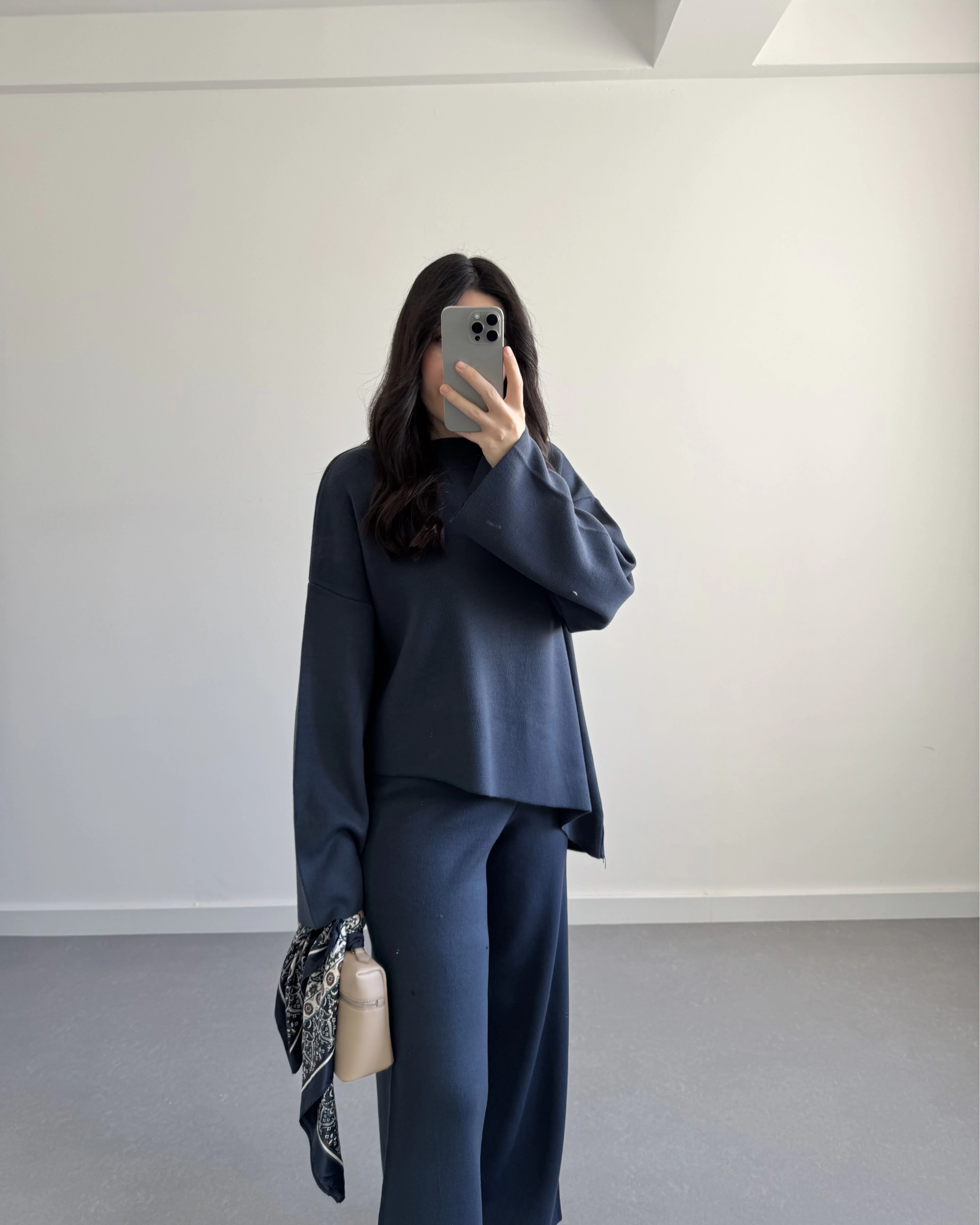 MAVİ ASİMETRİK KESİM TRİKO TAKIM