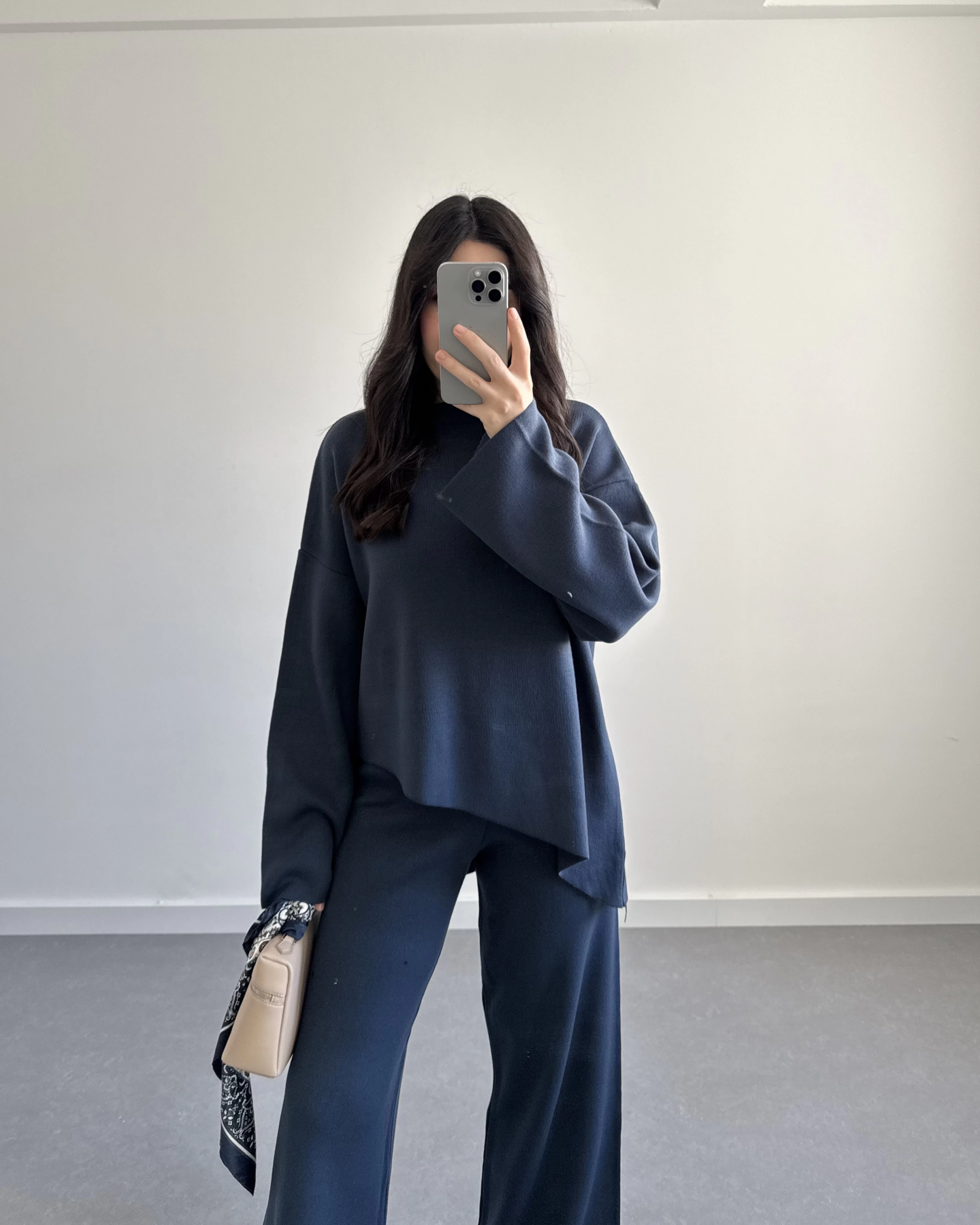 MAVİ ASİMETRİK KESİM TRİKO TAKIM