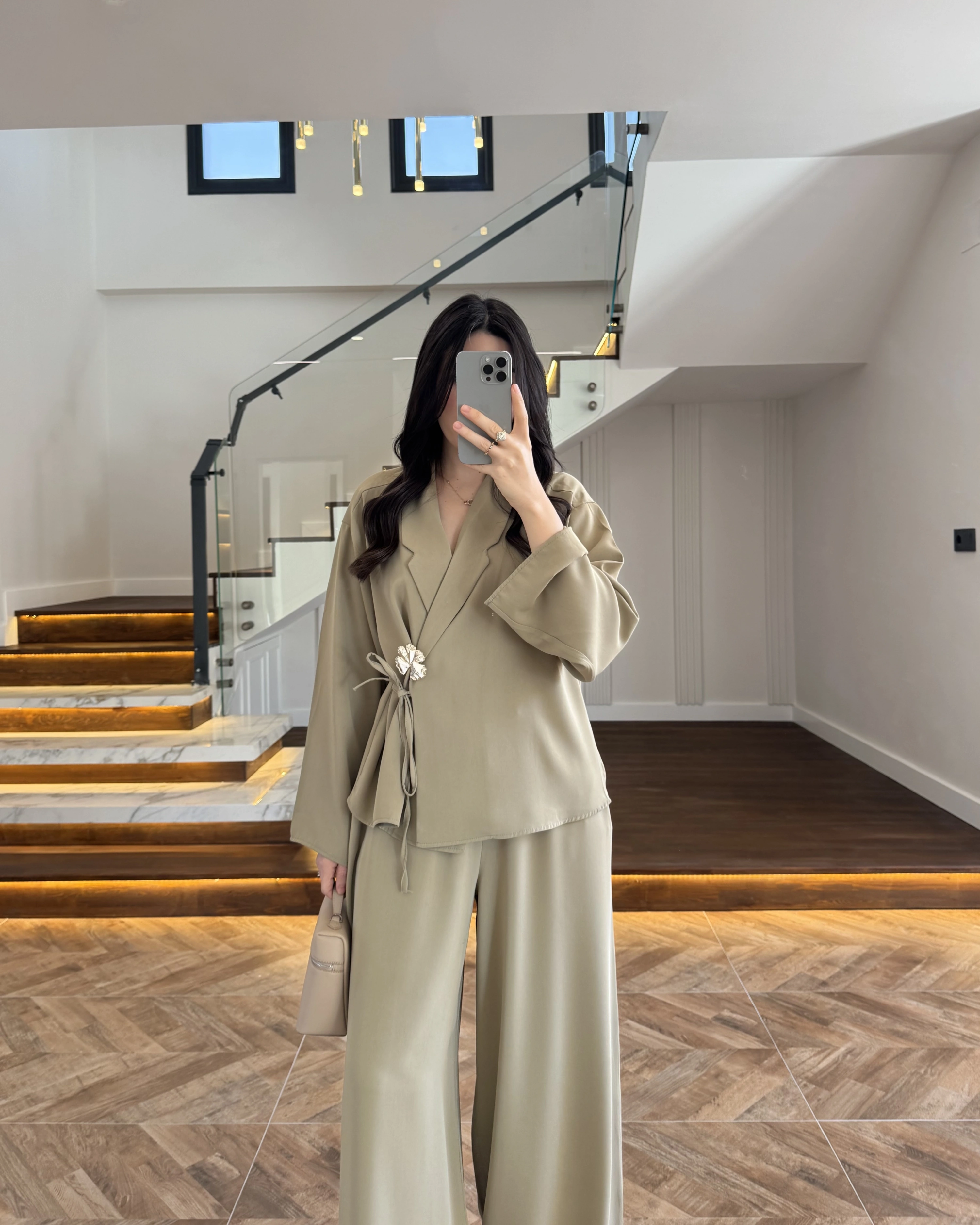 MİNT YONCA BROŞLU TAKIM - 8896