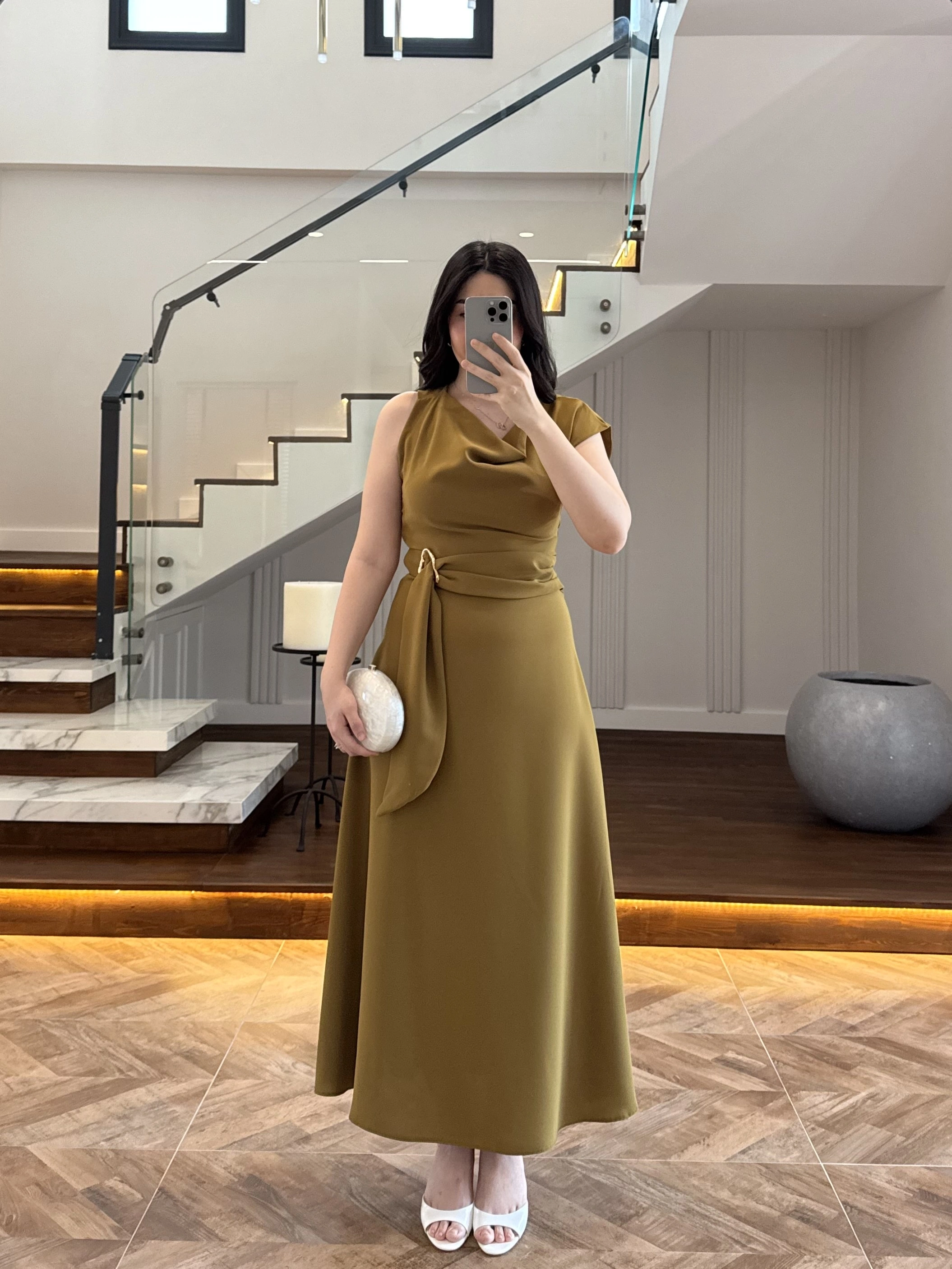 OLİVE OMUZ DETAY TOKALI ELBİSE-3978