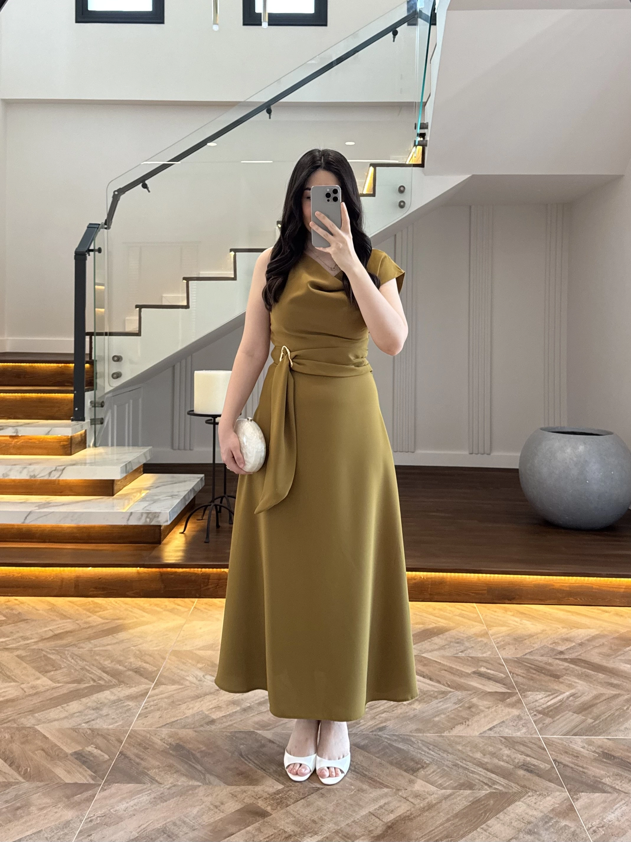 OLİVE OMUZ DETAY TOKALI ELBİSE-3978