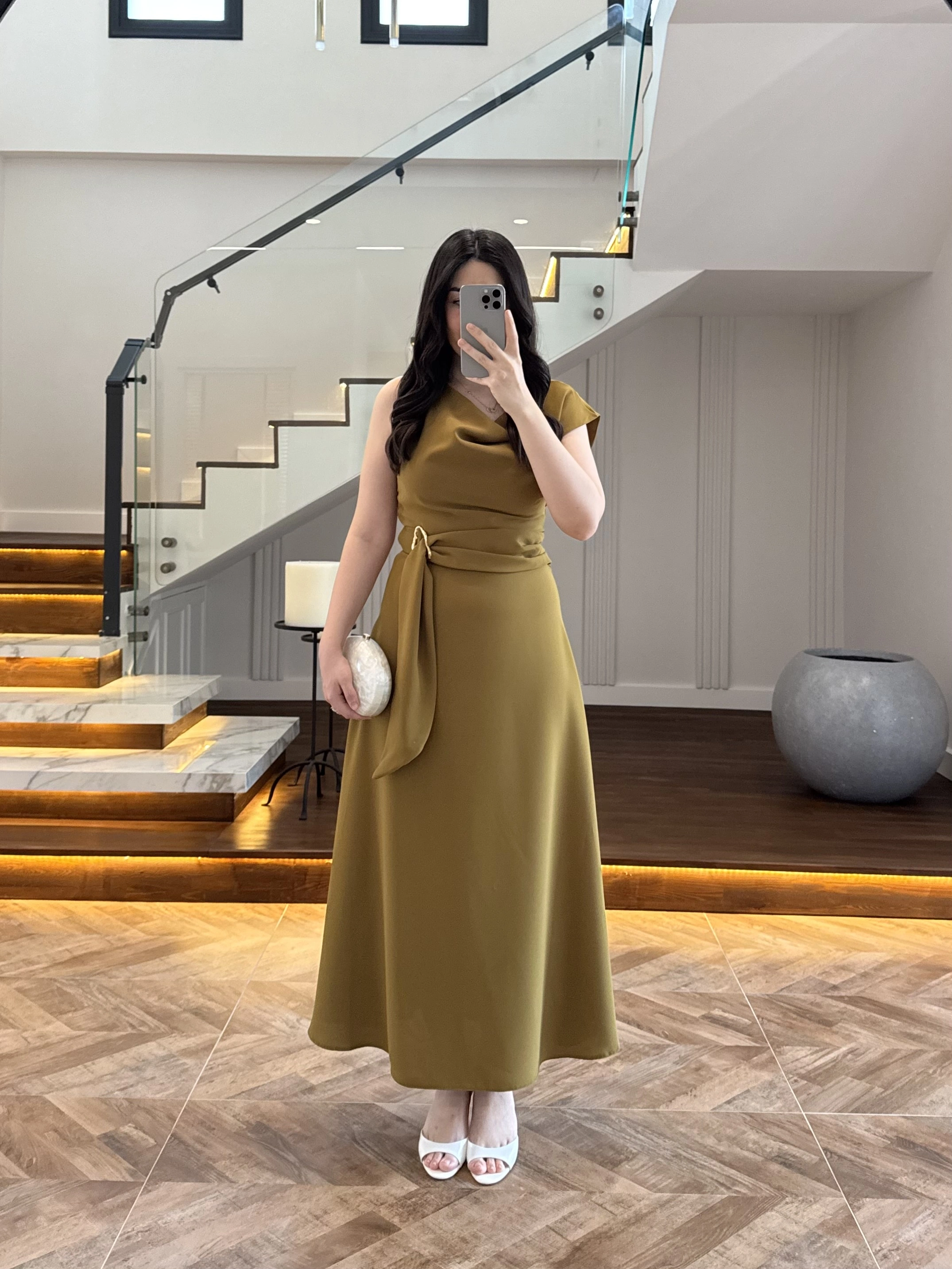 OLİVE OMUZ DETAY TOKALI ELBİSE-3978