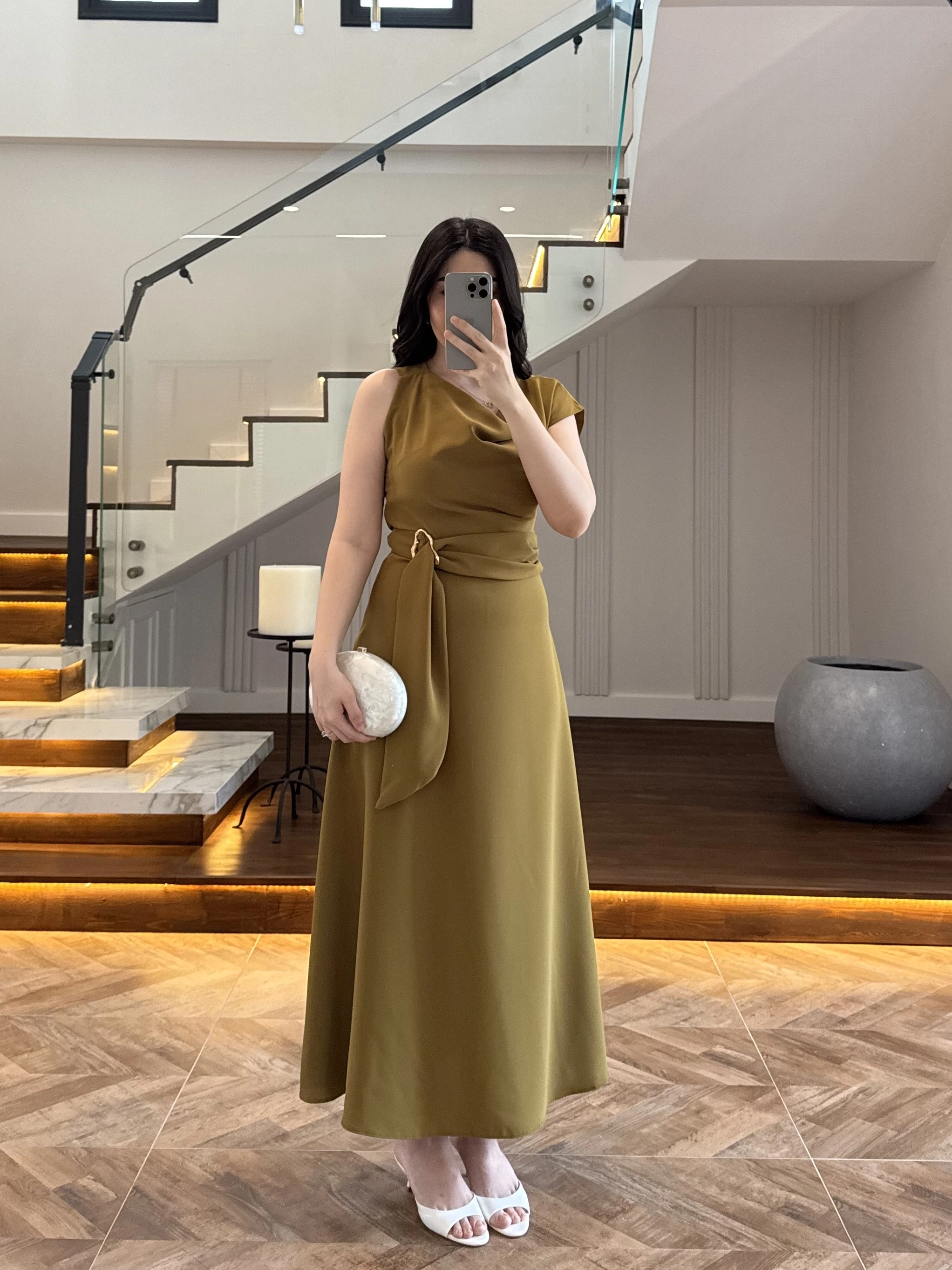 OLİVE OMUZ DETAY TOKALI ELBİSE-3978