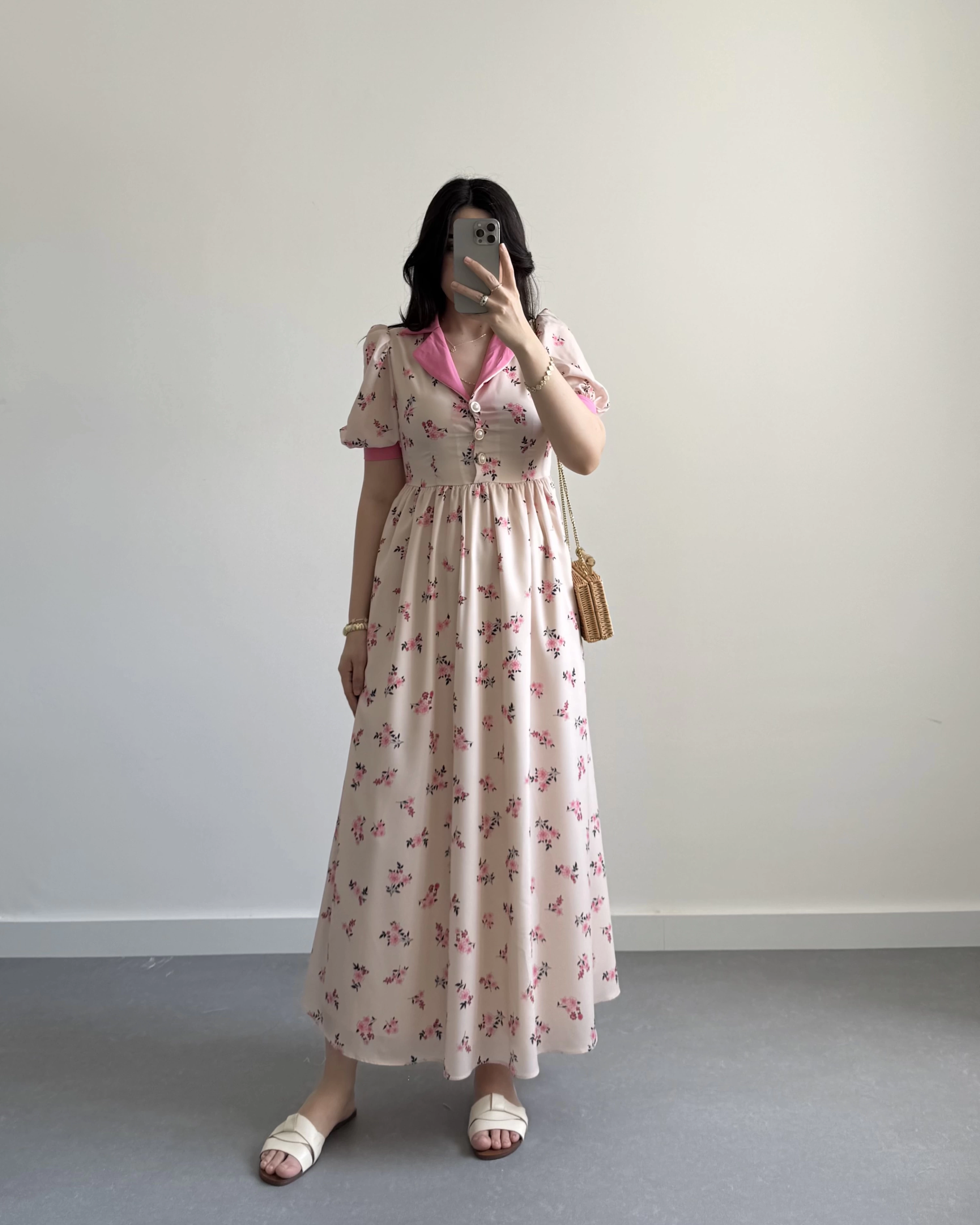PEMBE ÇİÇEKLİ İNCİ DÜĞME ELBİSE