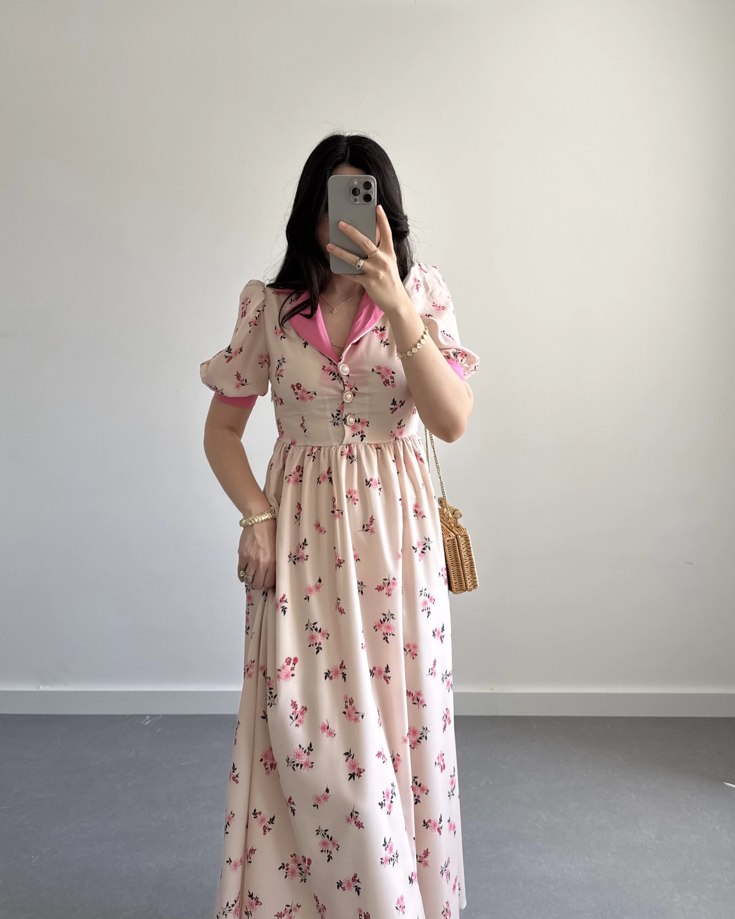 PEMBE ÇİÇEKLİ İNCİ DÜĞME ELBİSE