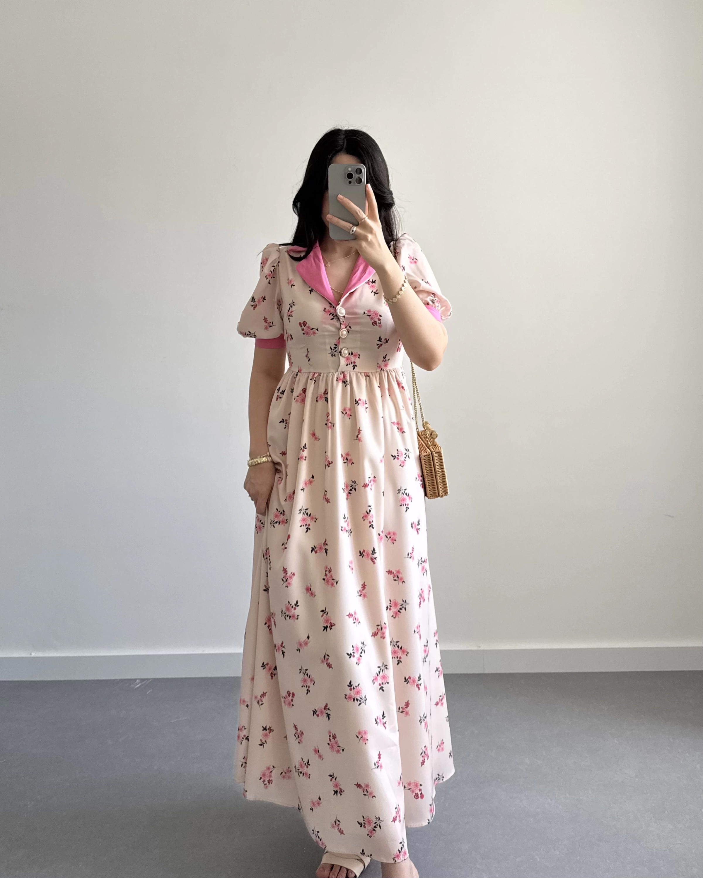 PEMBE ÇİÇEKLİ İNCİ DÜĞME ELBİSE