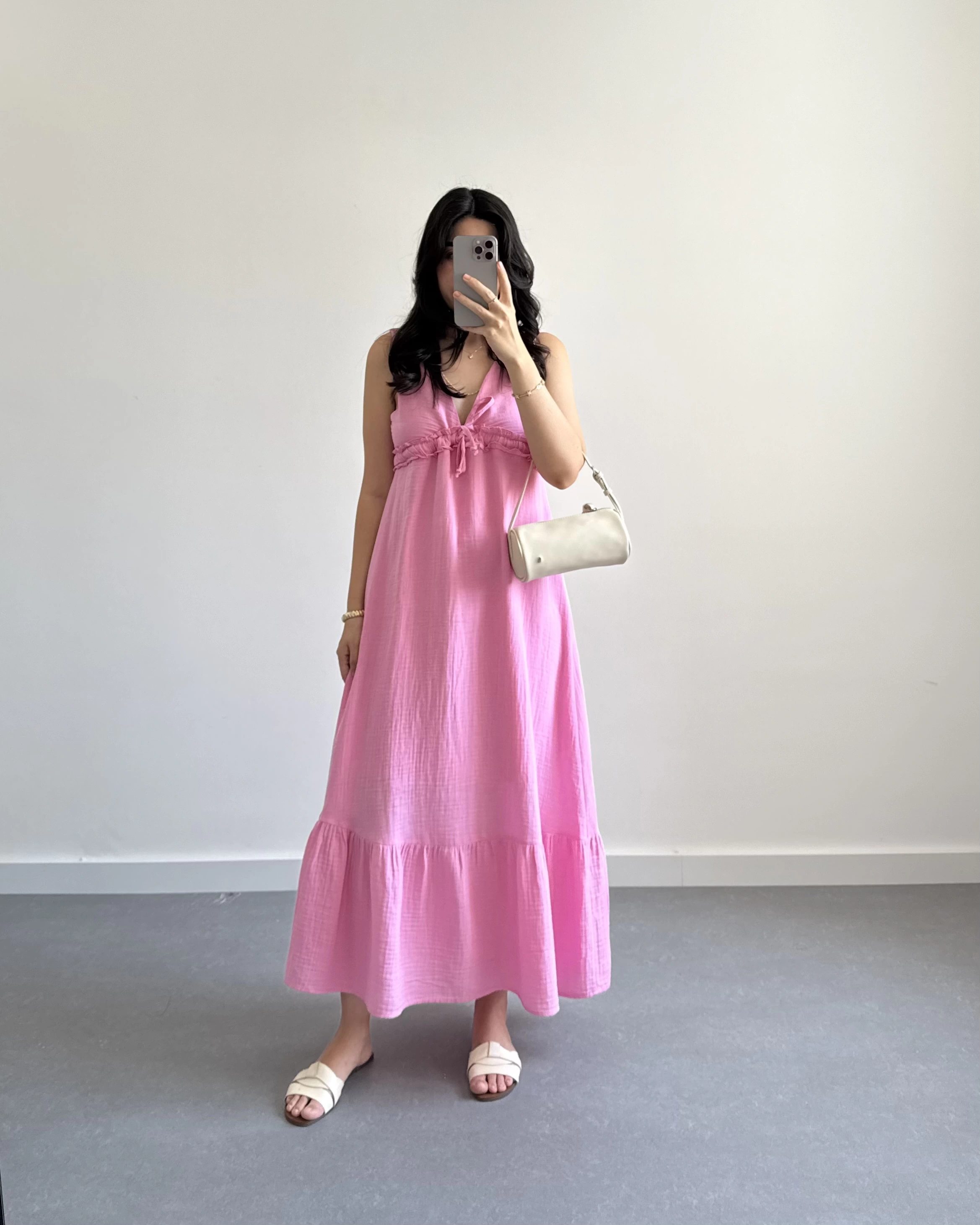 PEMBE MÜSLİN SIRT DEKOLTELİ ELBİSE