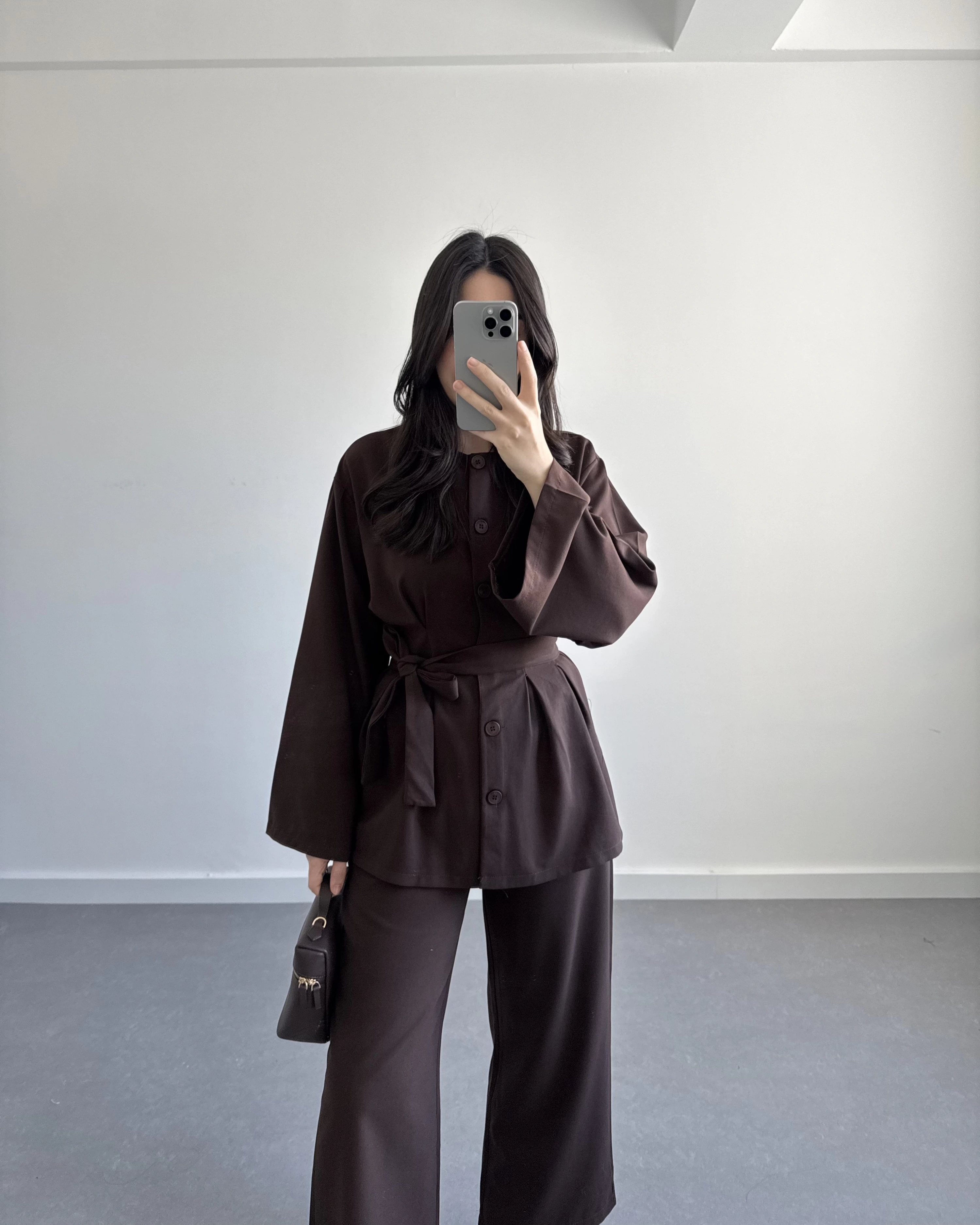 PİLE DETAYLI KUŞAKLI TAKIM KAHVE