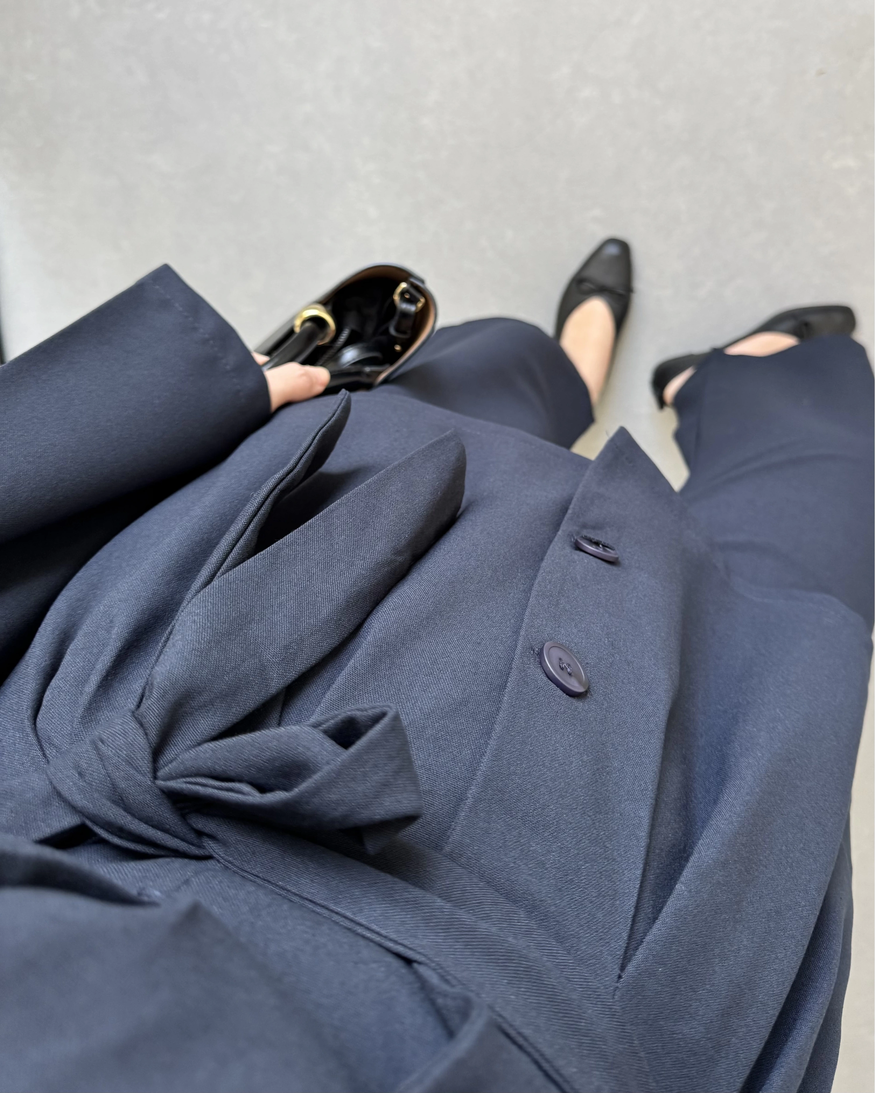 PİLE DETAYLI KUŞAKLI TAKIM LACİVERT