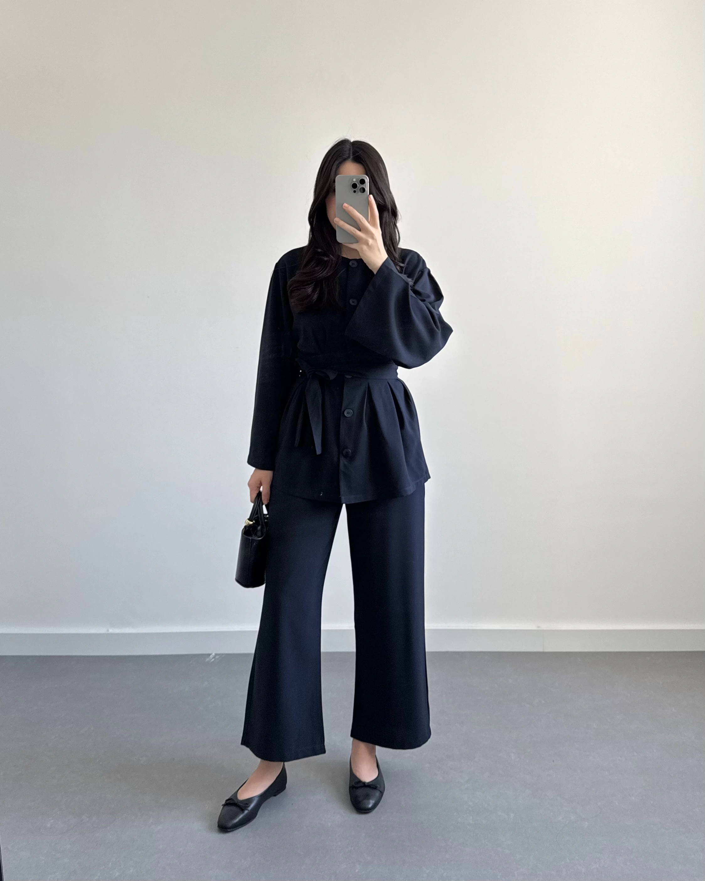 PİLE DETAYLI KUŞAKLI TAKIM LACİVERT