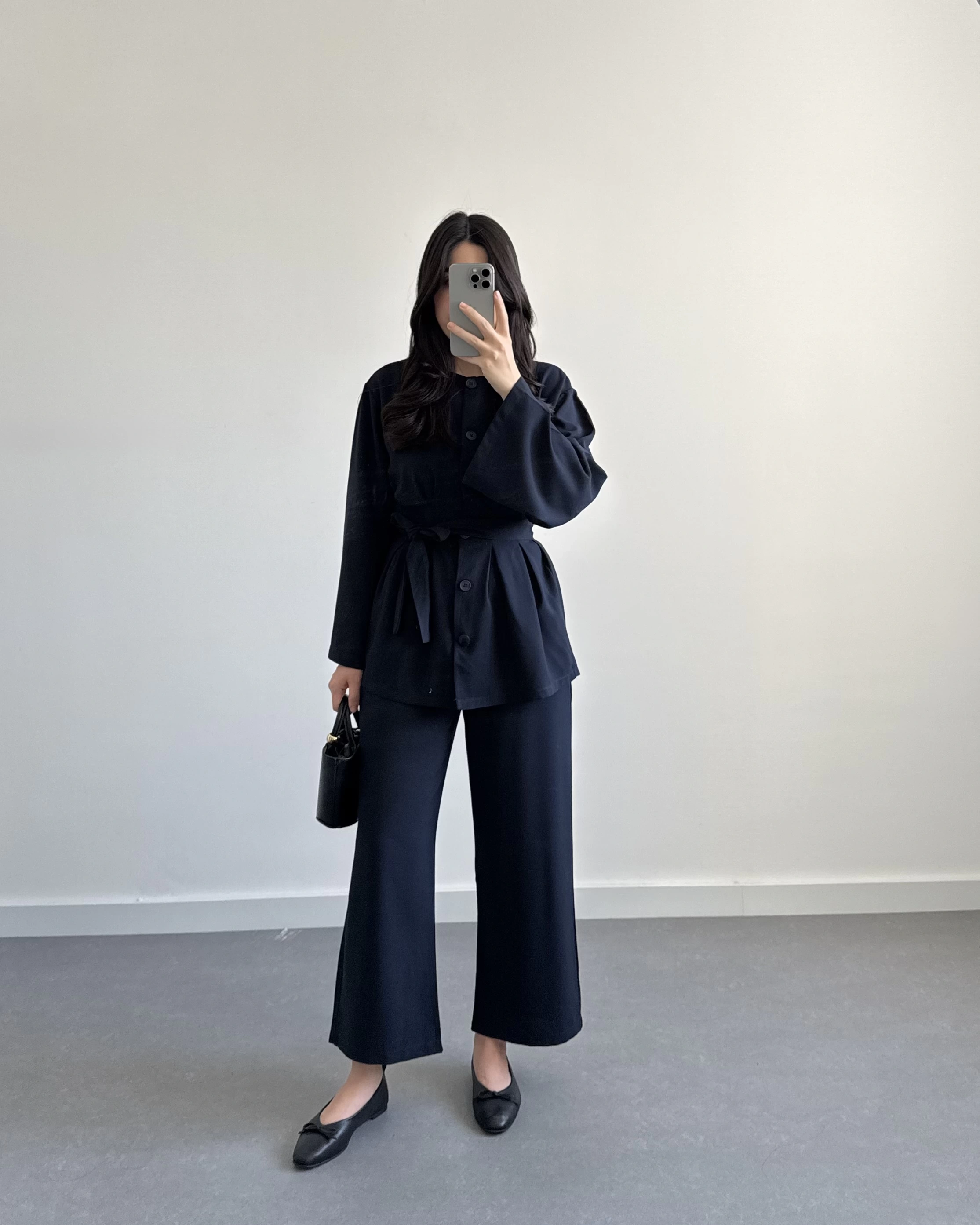 PİLE DETAYLI KUŞAKLI TAKIM LACİVERT