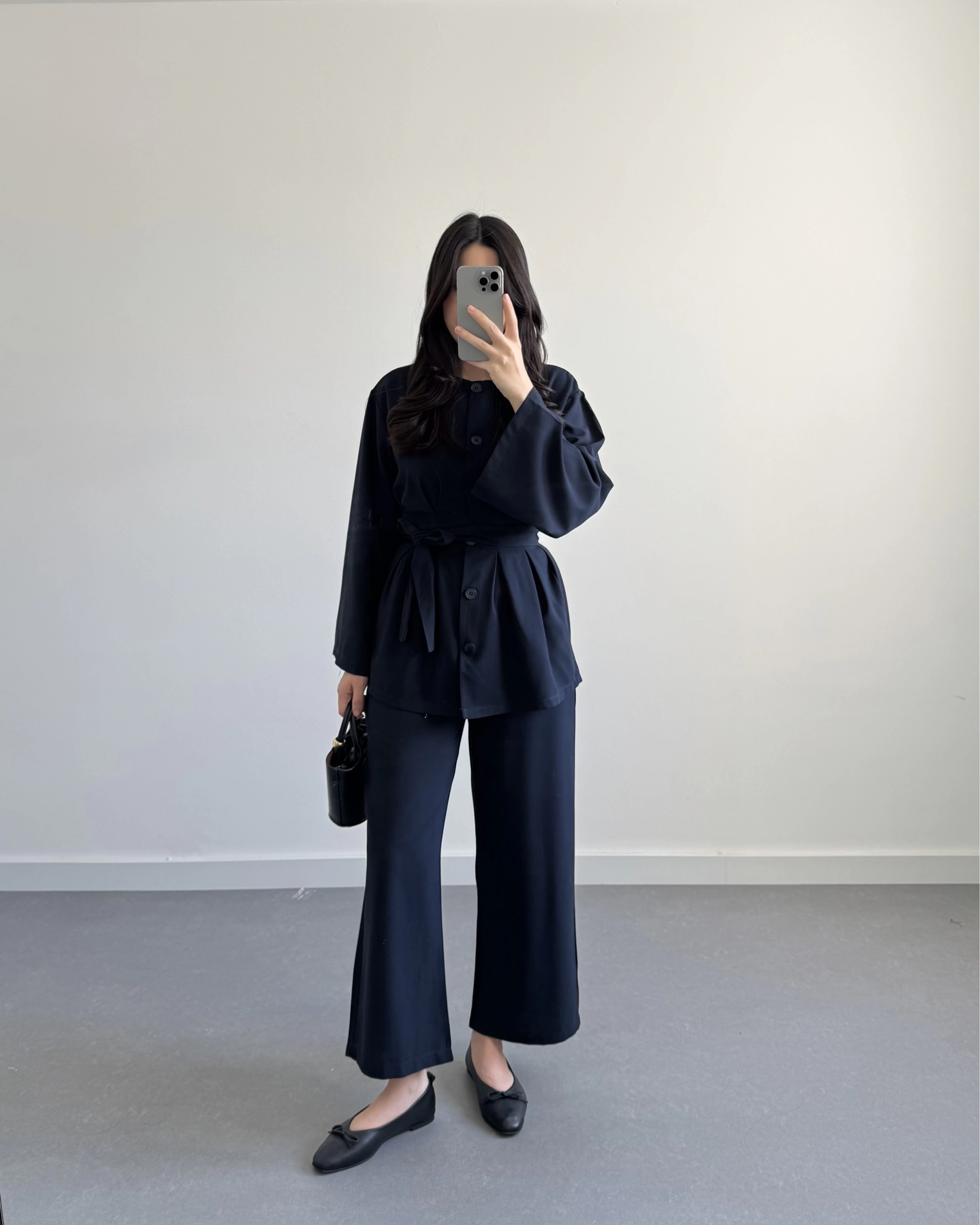 PİLE DETAYLI KUŞAKLI TAKIM LACİVERT