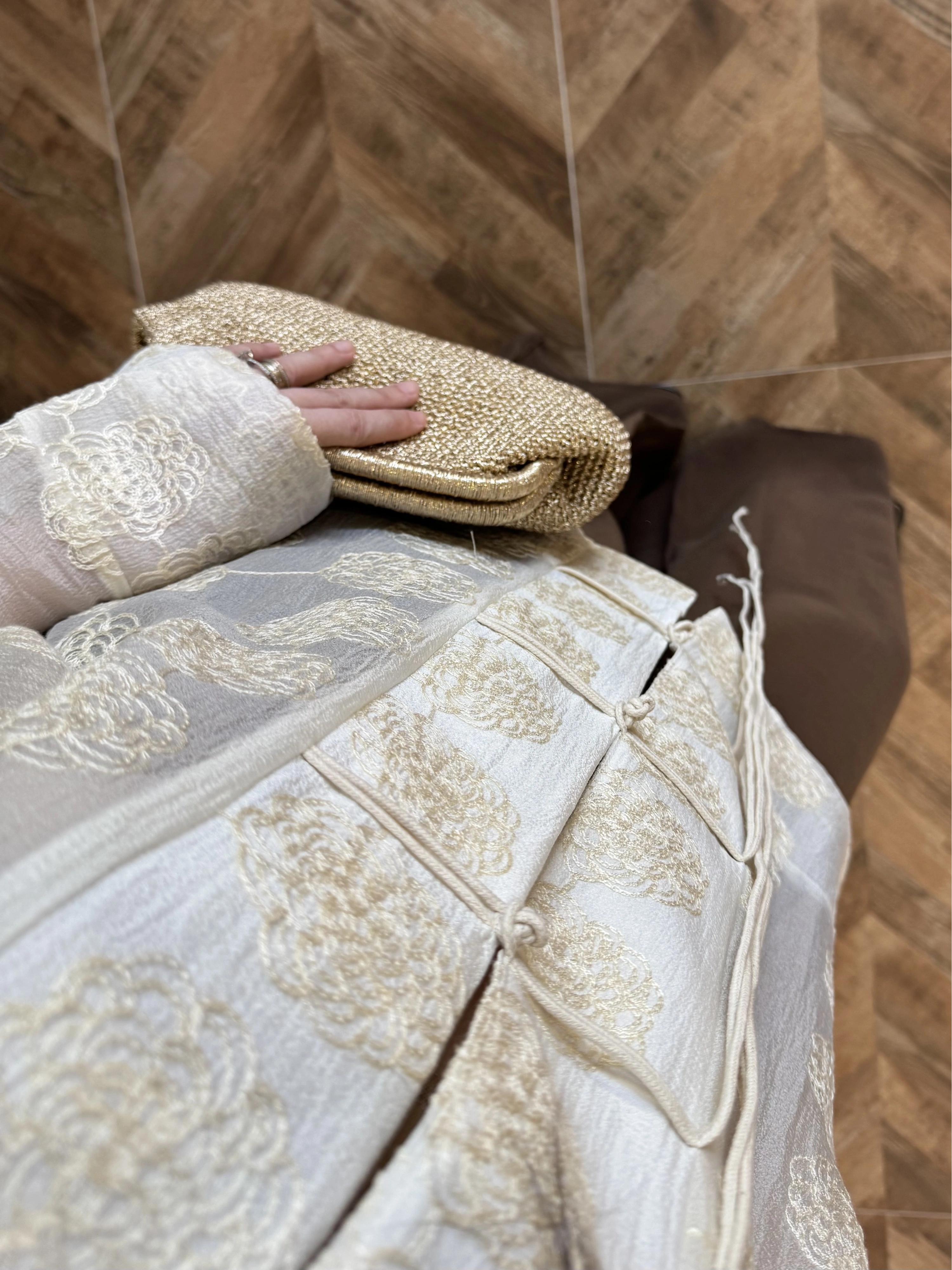 SARI İP BAĞCIKLI BRODELİ GÖMLEK -5096