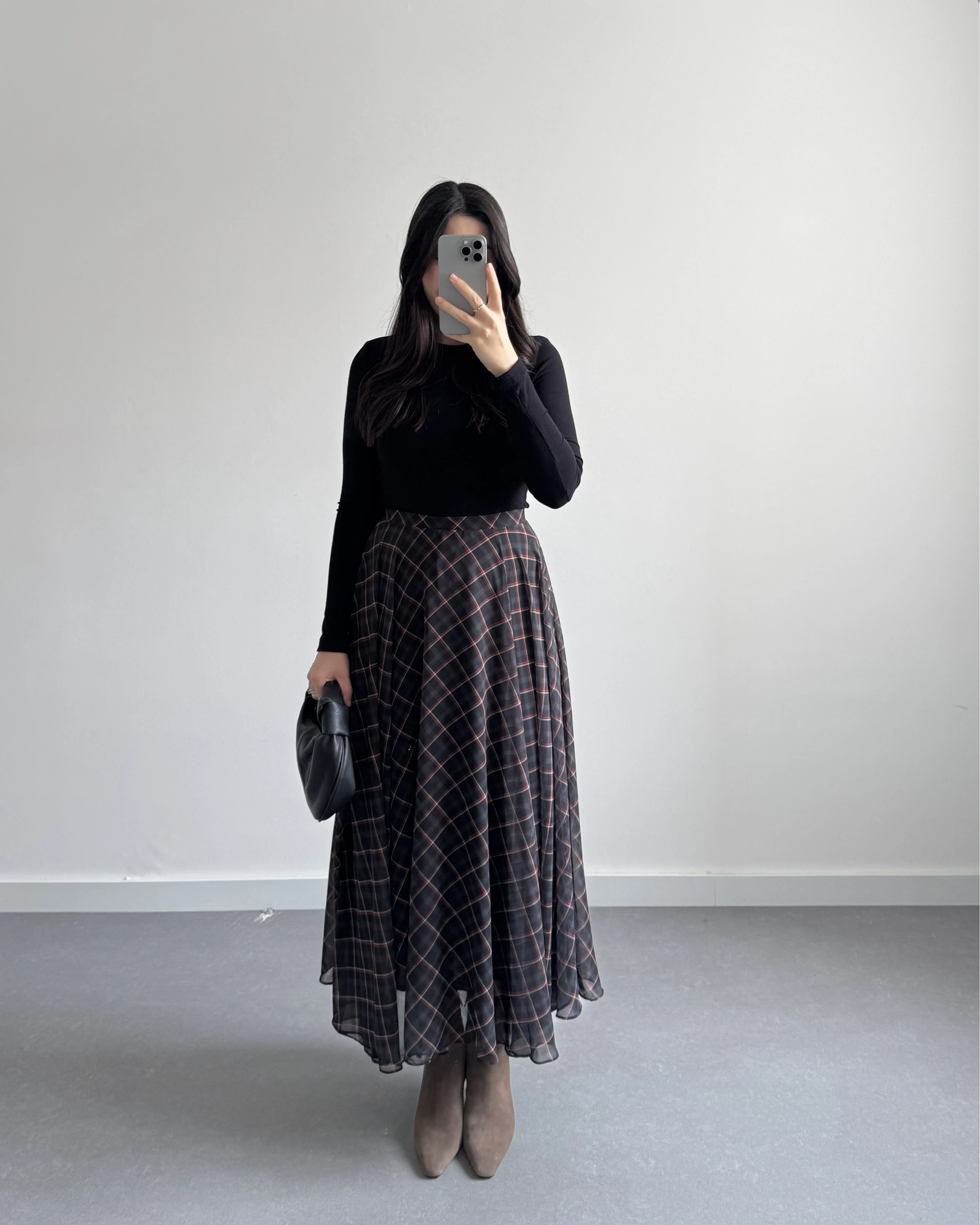 SİYAH ŞİFON EKOSE DESEN KLOŞ ETEK