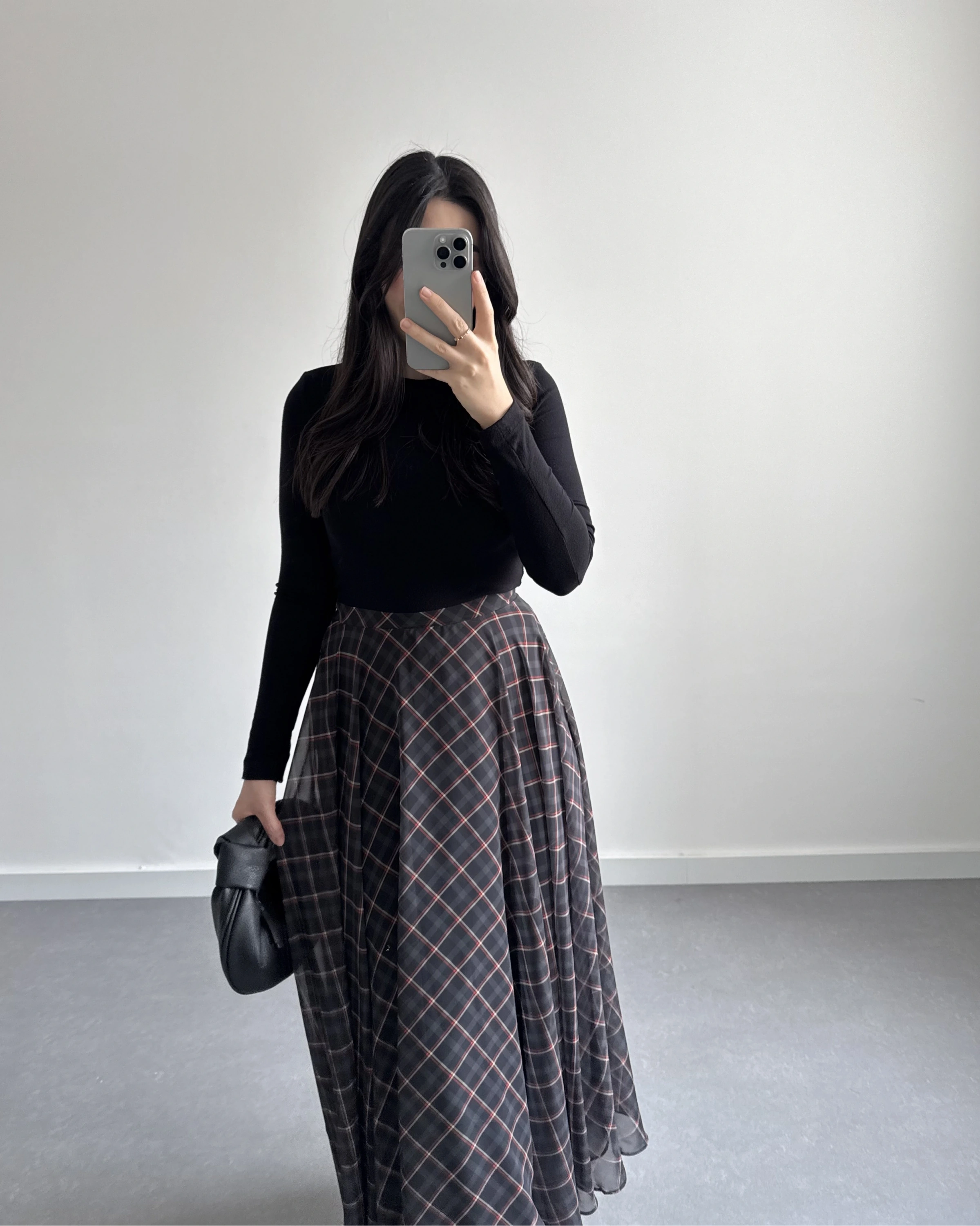 SİYAH ŞİFON EKOSE DESEN KLOŞ ETEK