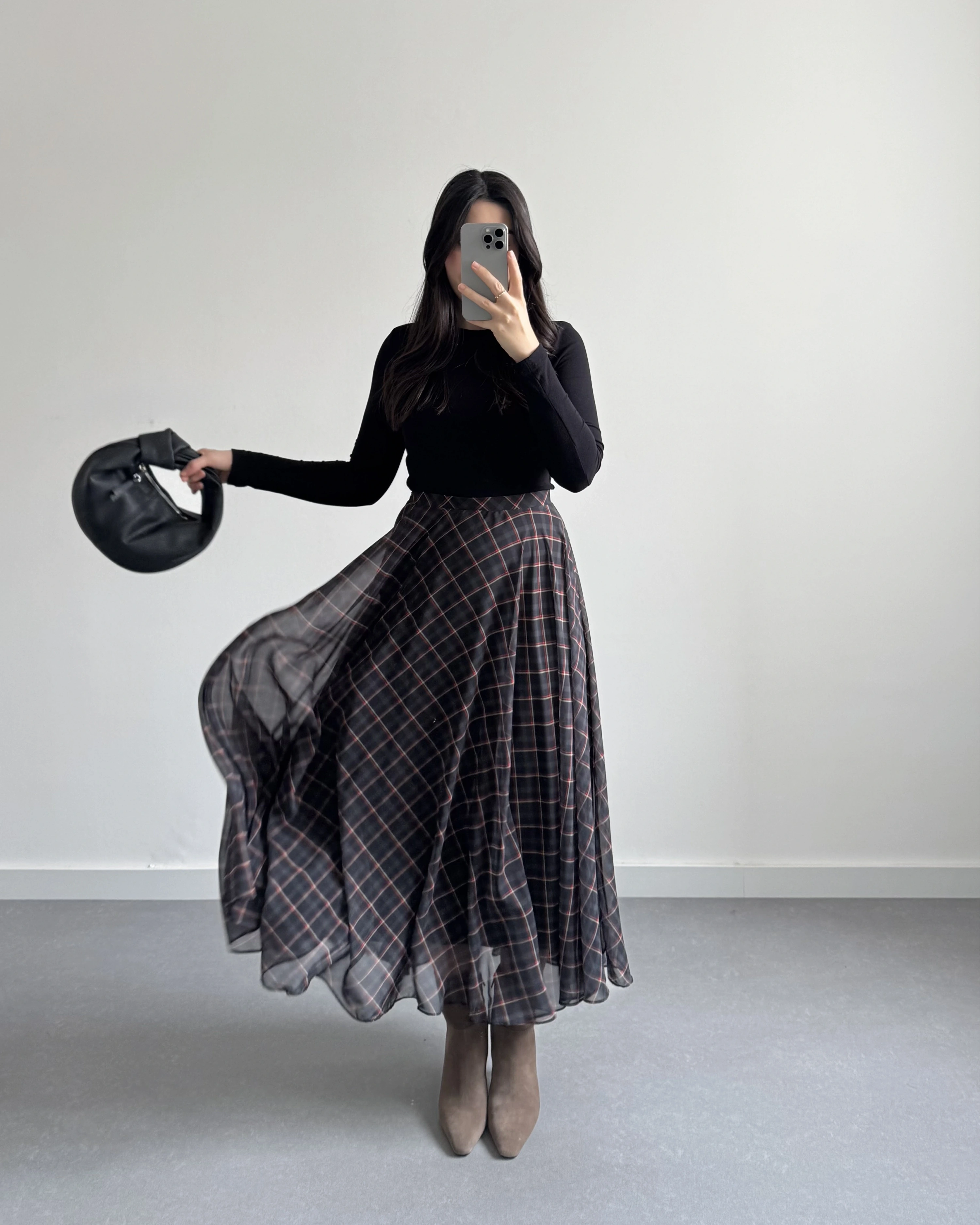 SİYAH ŞİFON EKOSE DESEN KLOŞ ETEK