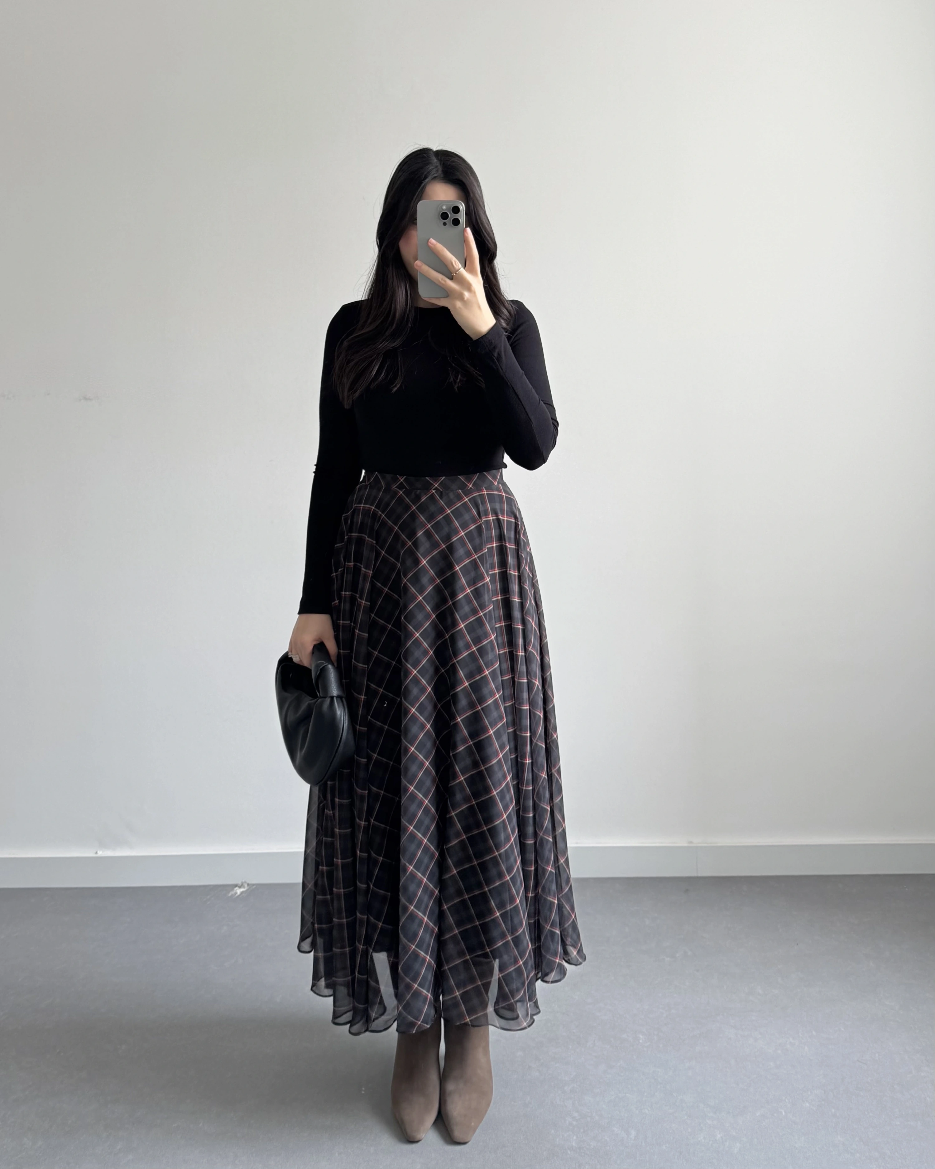 SİYAH ŞİFON EKOSE DESEN KLOŞ ETEK