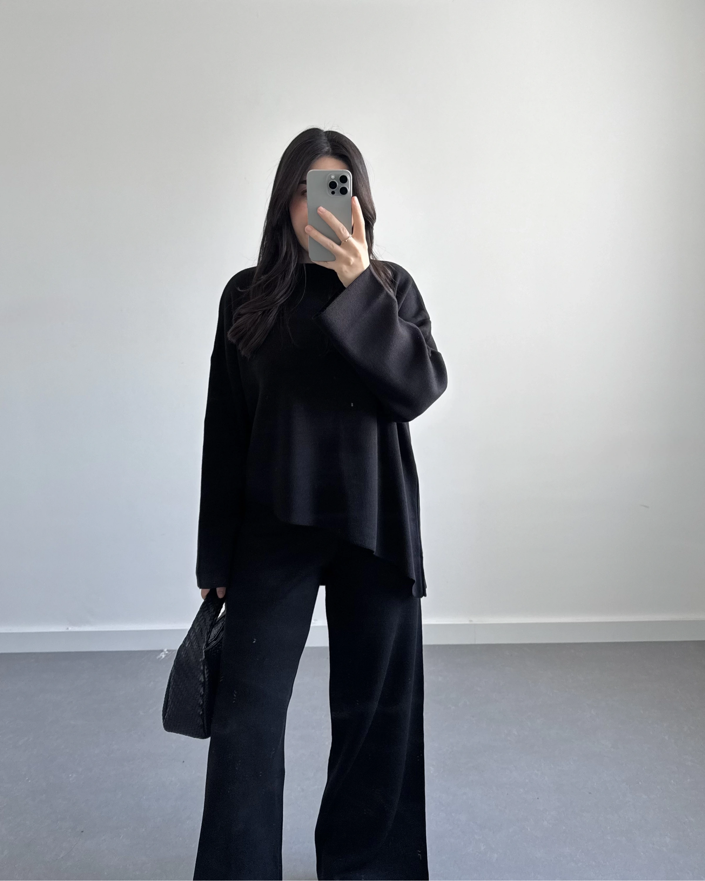 SİYAH ASİMETRİK KESİM TRİKO TAKIM