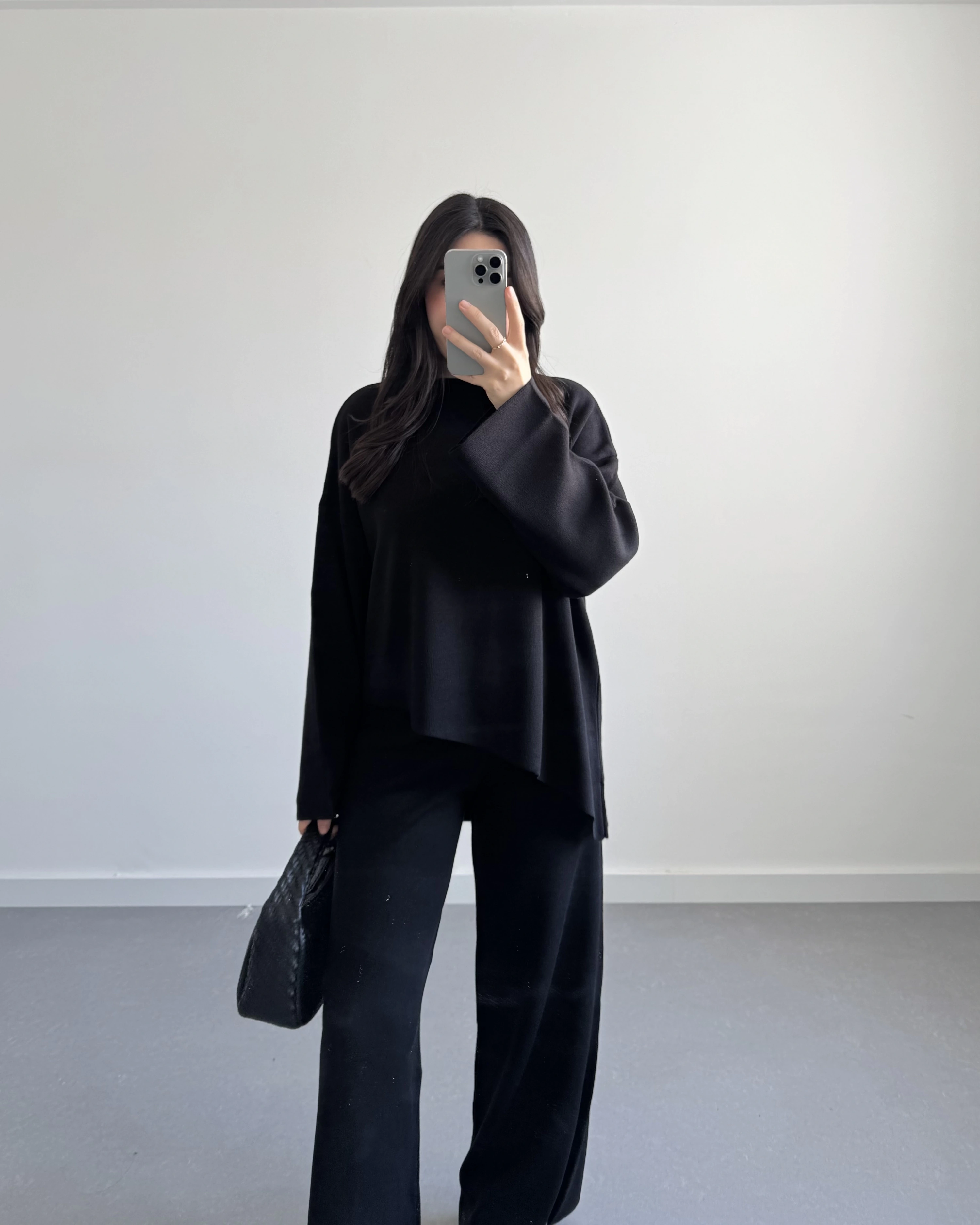 SİYAH ASİMETRİK KESİM TRİKO TAKIM