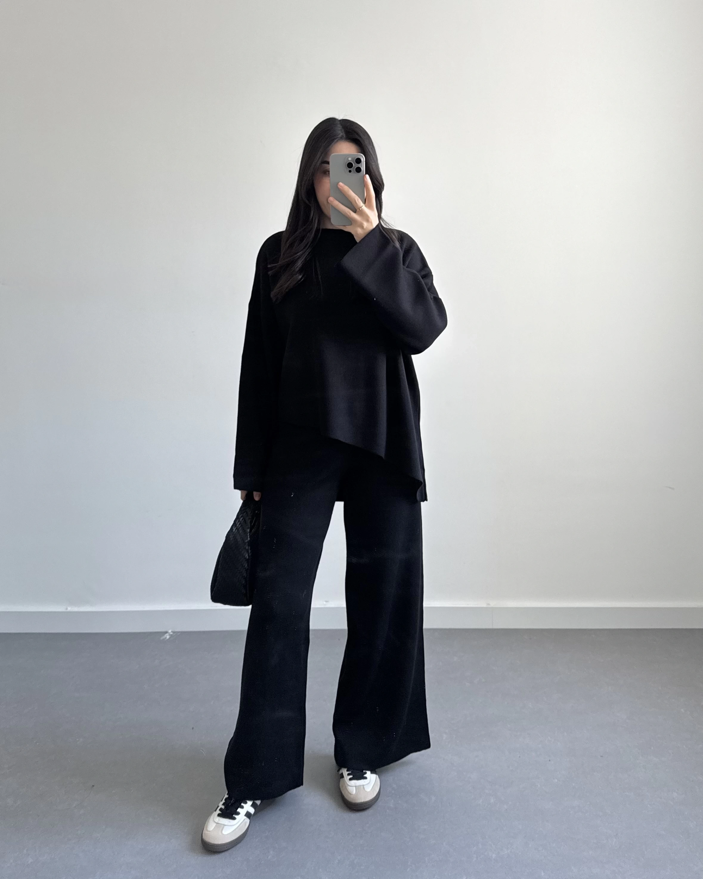 SİYAH ASİMETRİK KESİM TRİKO TAKIM